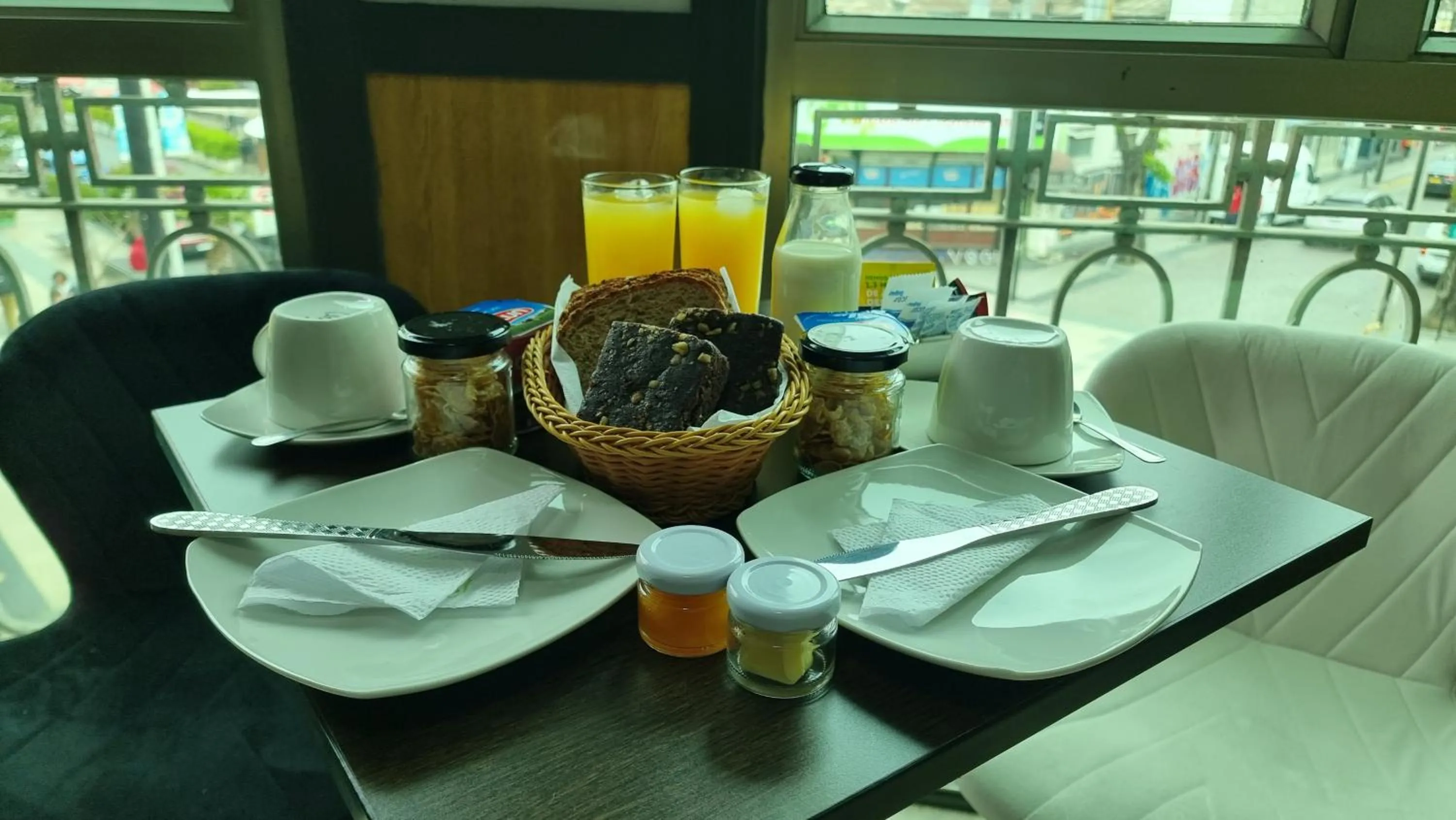 Food and drinks in Hotel Asturias