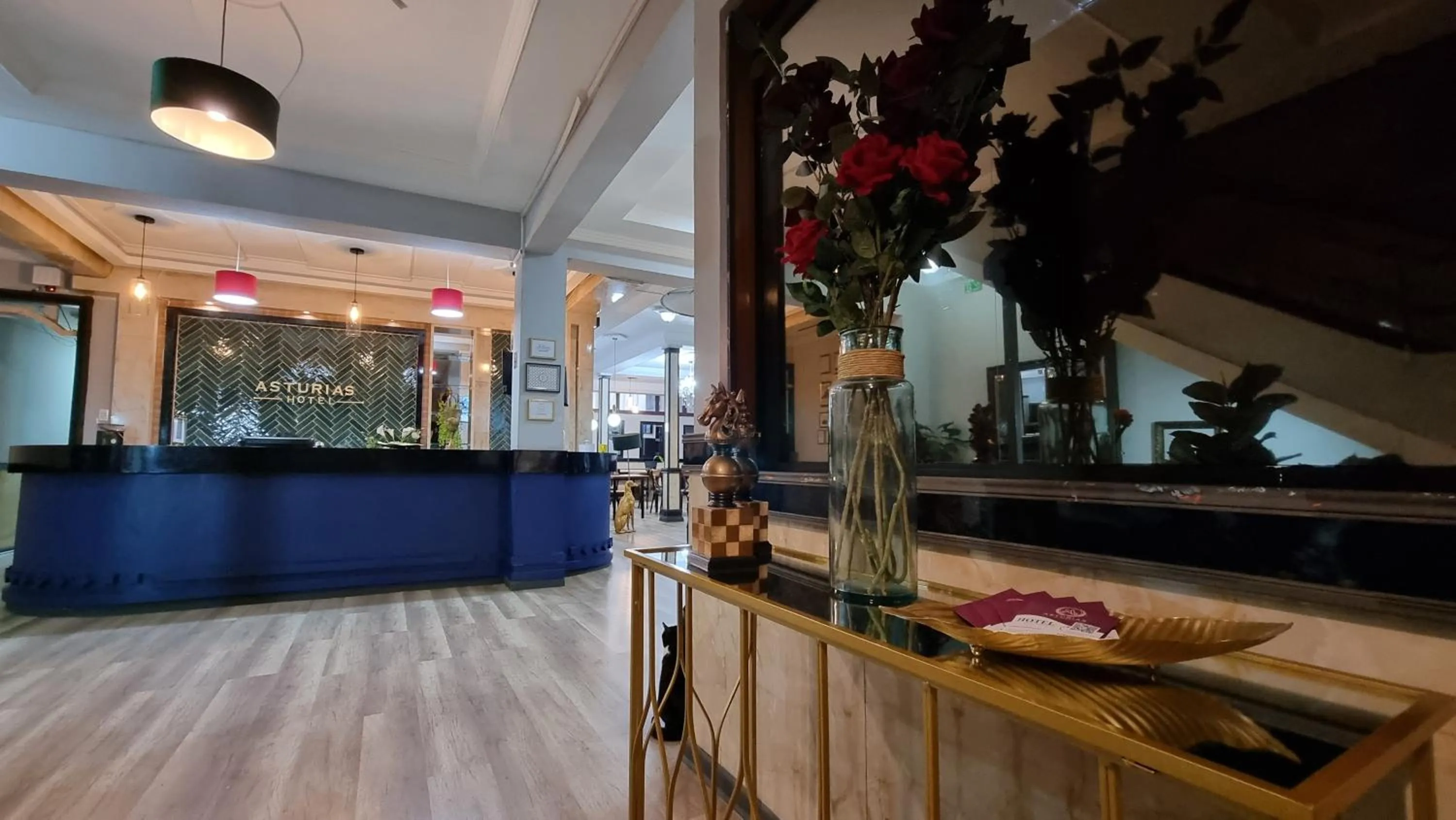 Lobby or reception in Hotel Asturias