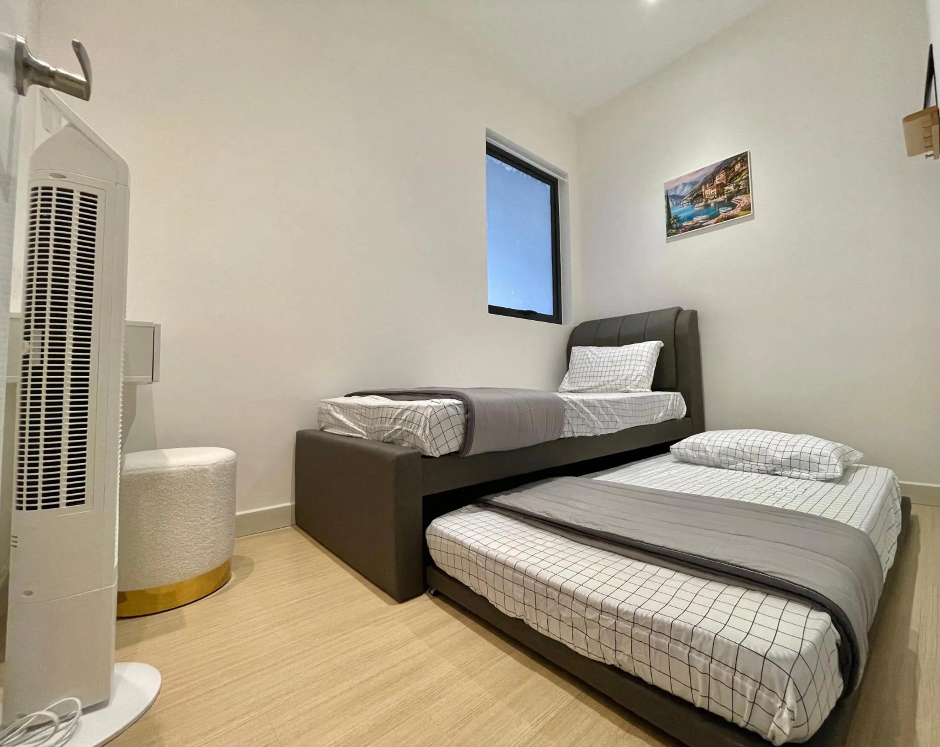 Bedroom, Bed in Continew Residence by Shuen