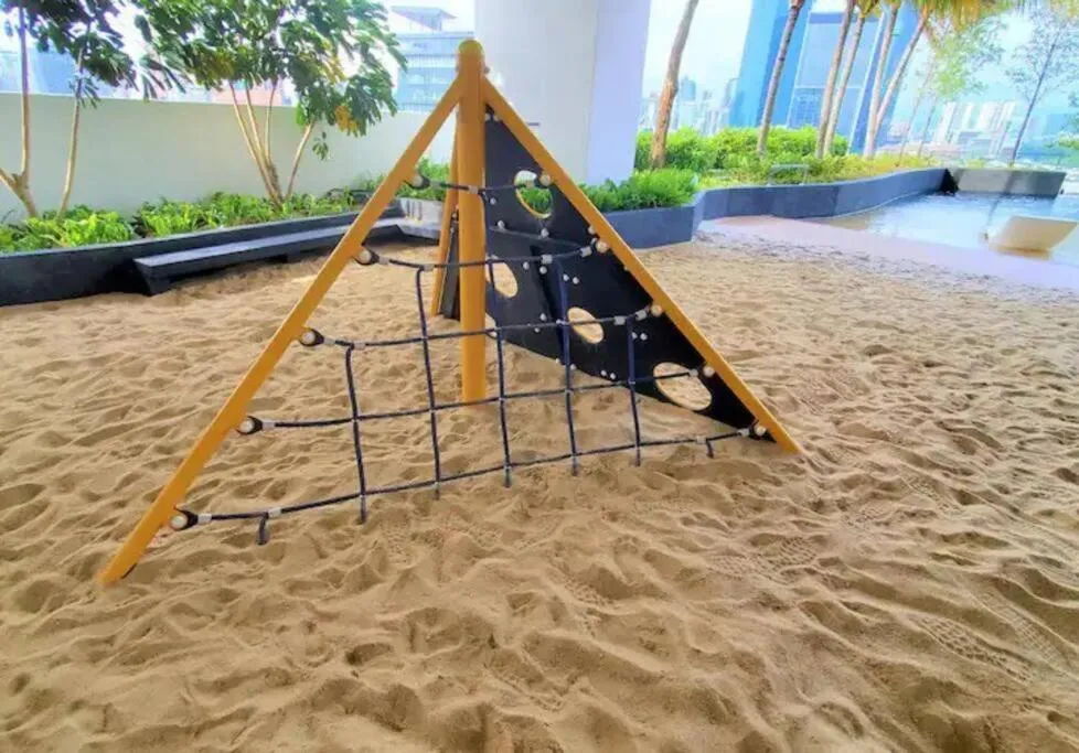 Property building in Continew Residence by Shuen