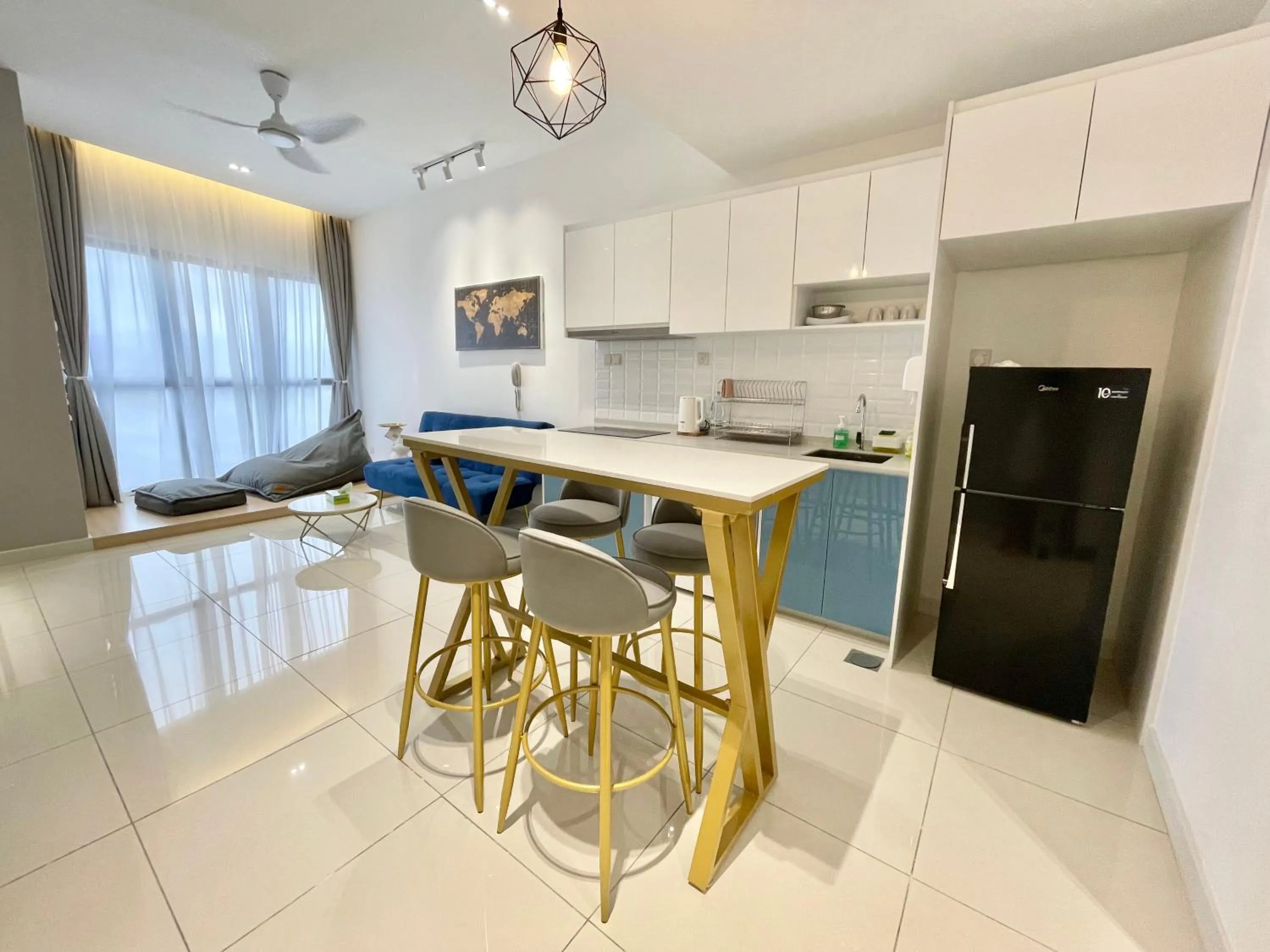 Kitchen or kitchenette in Continew Residence by Shuen