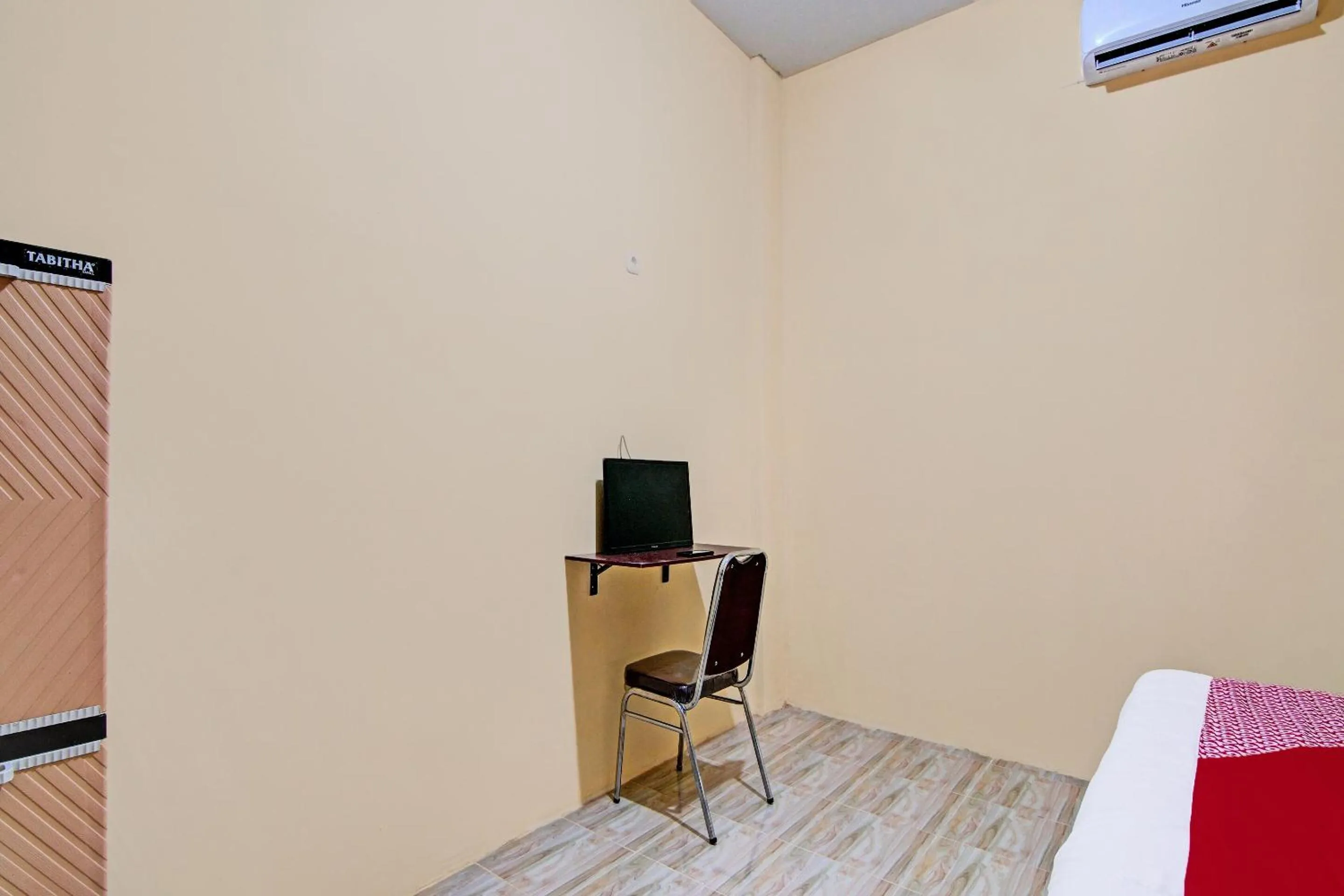 Bedroom in Hotel O Djasur Kost