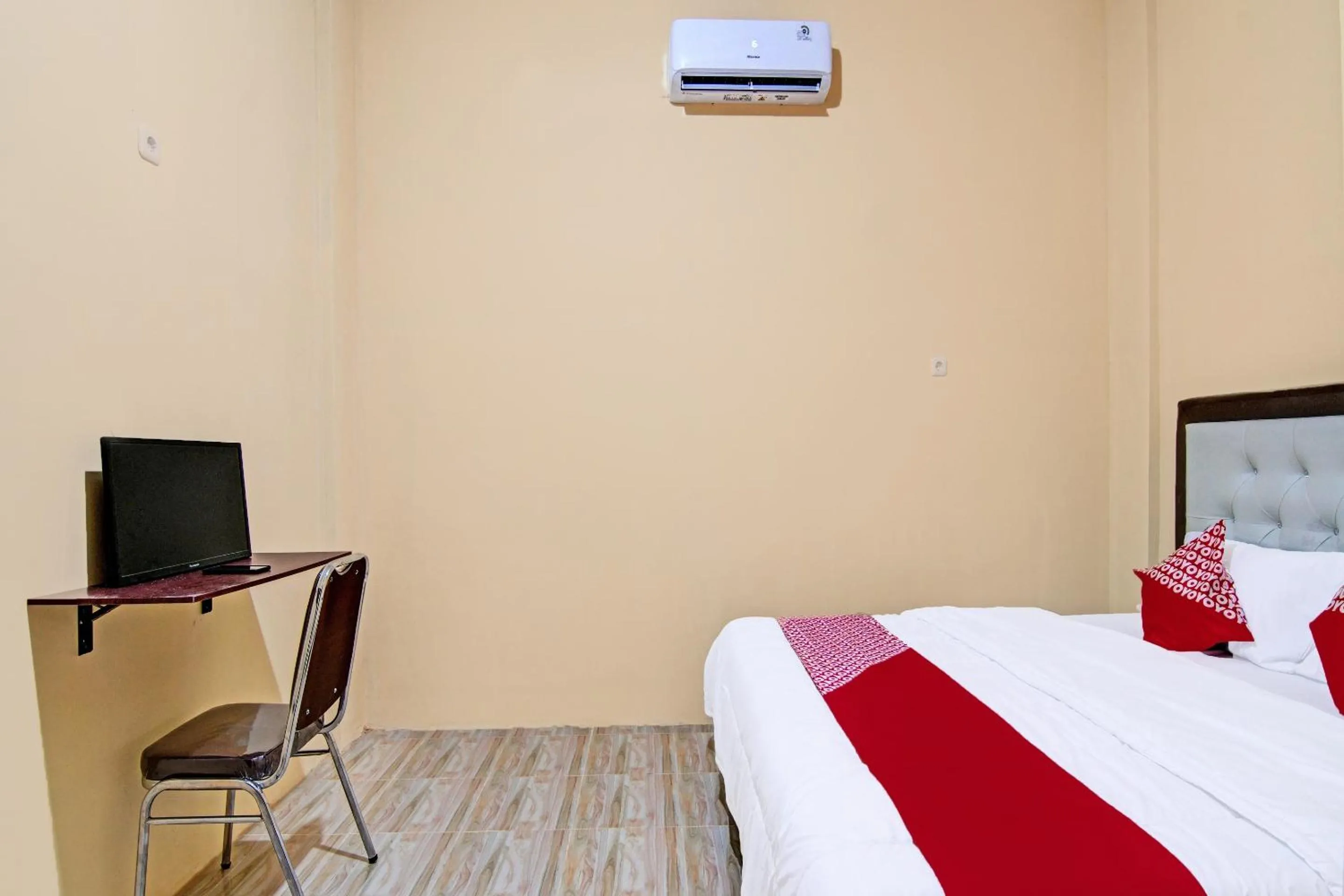 Bedroom in Hotel O Djasur Kost