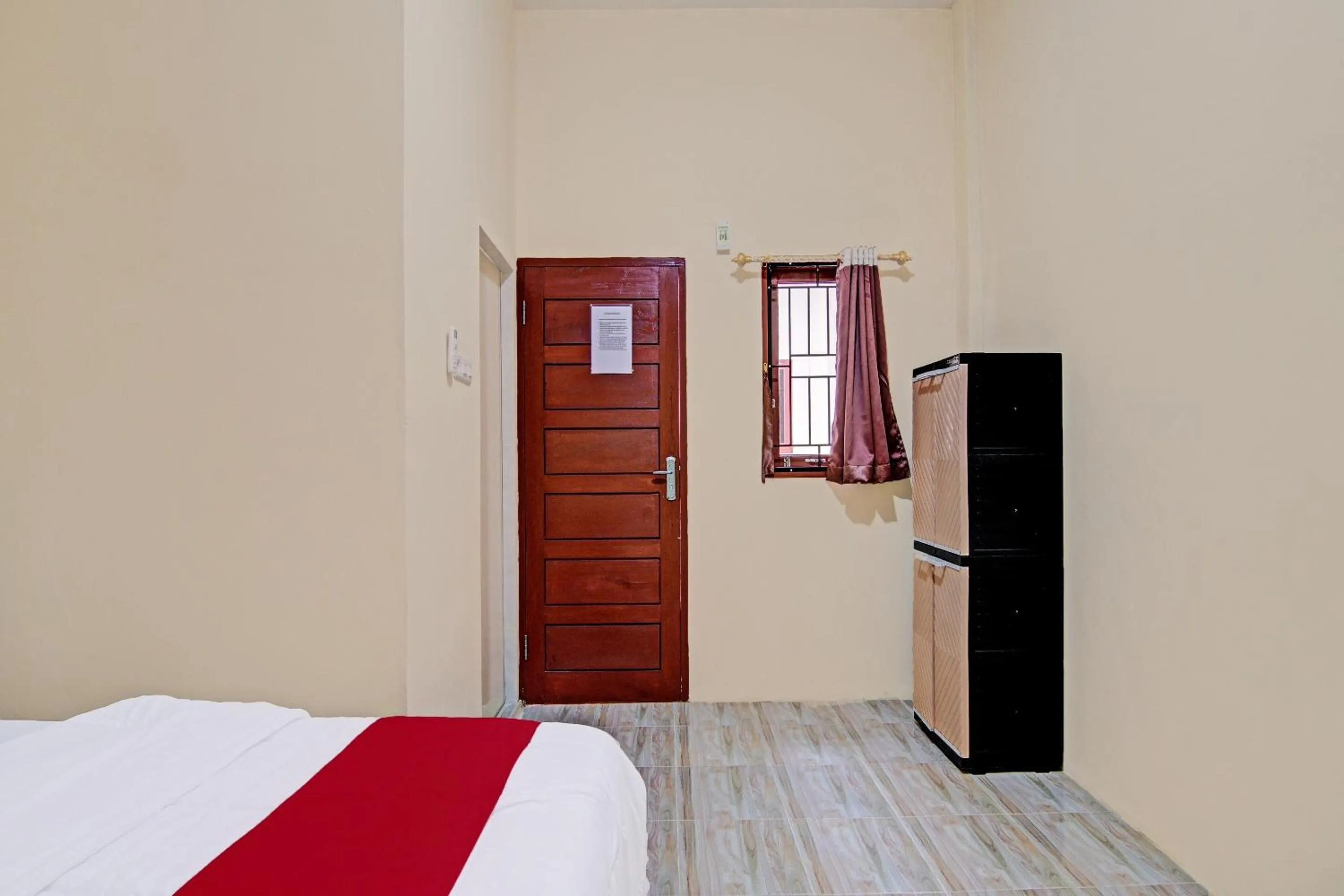 Bedroom in Hotel O Djasur Kost