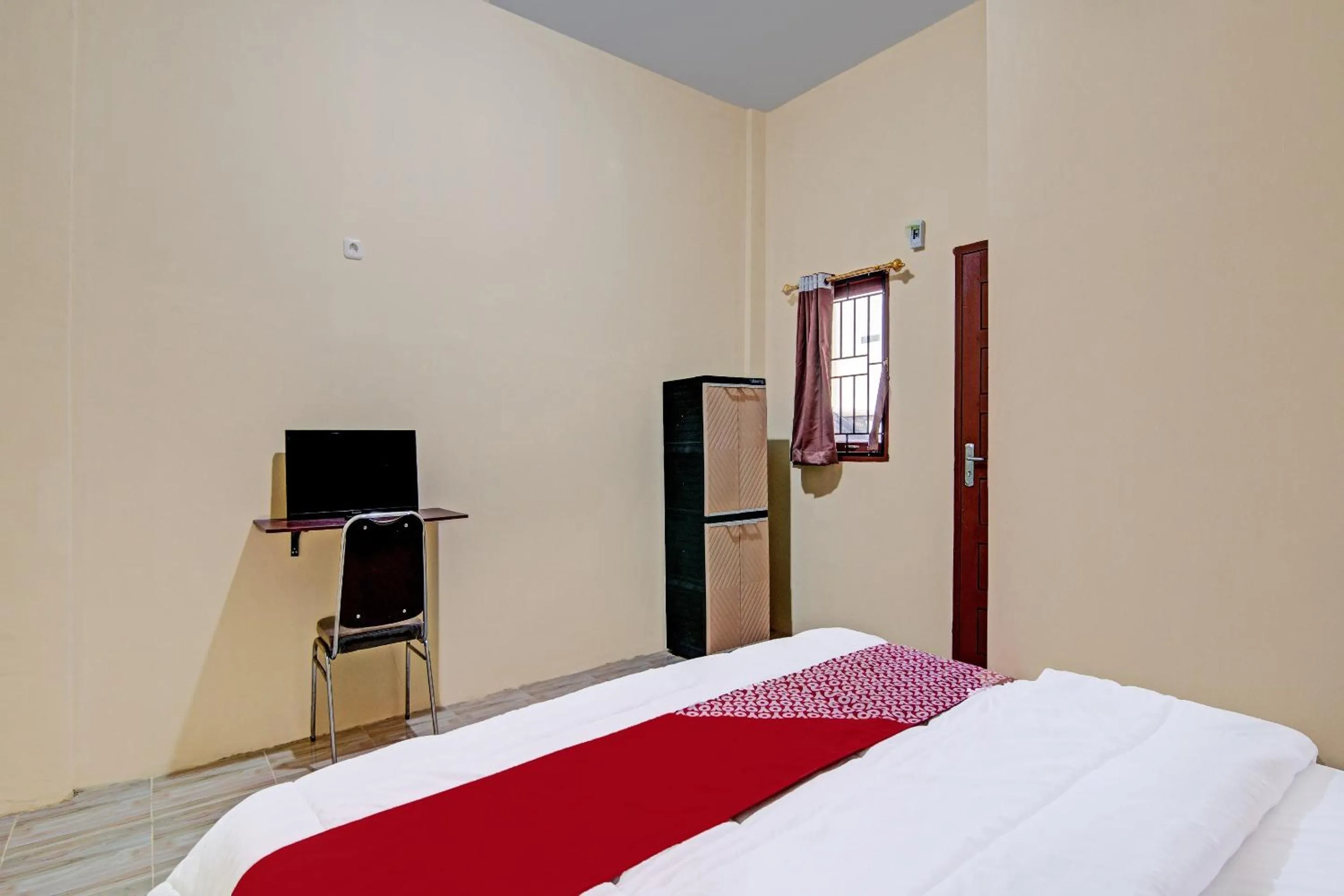 Bedroom in Hotel O Djasur Kost