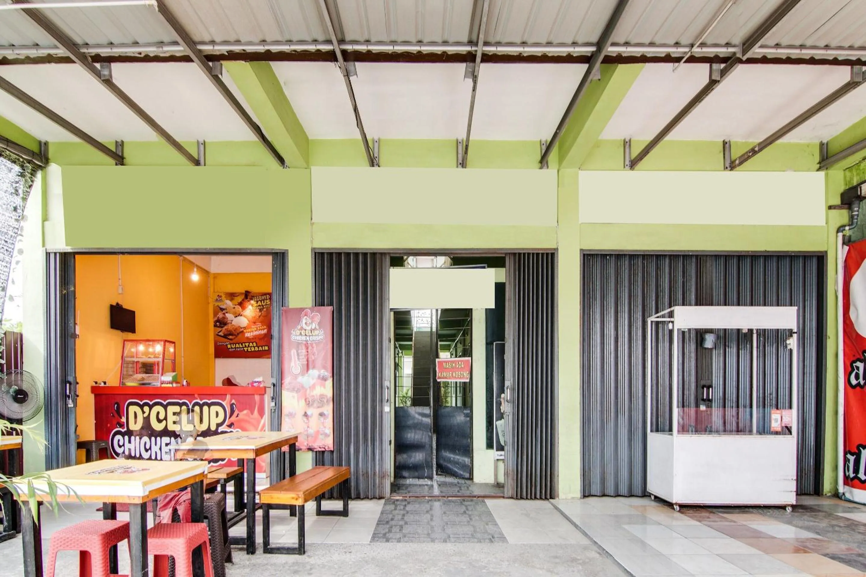 Facade/entrance in Hotel O Sg 99 Homestay Syariah Near SMP N 34 Pekanbaru