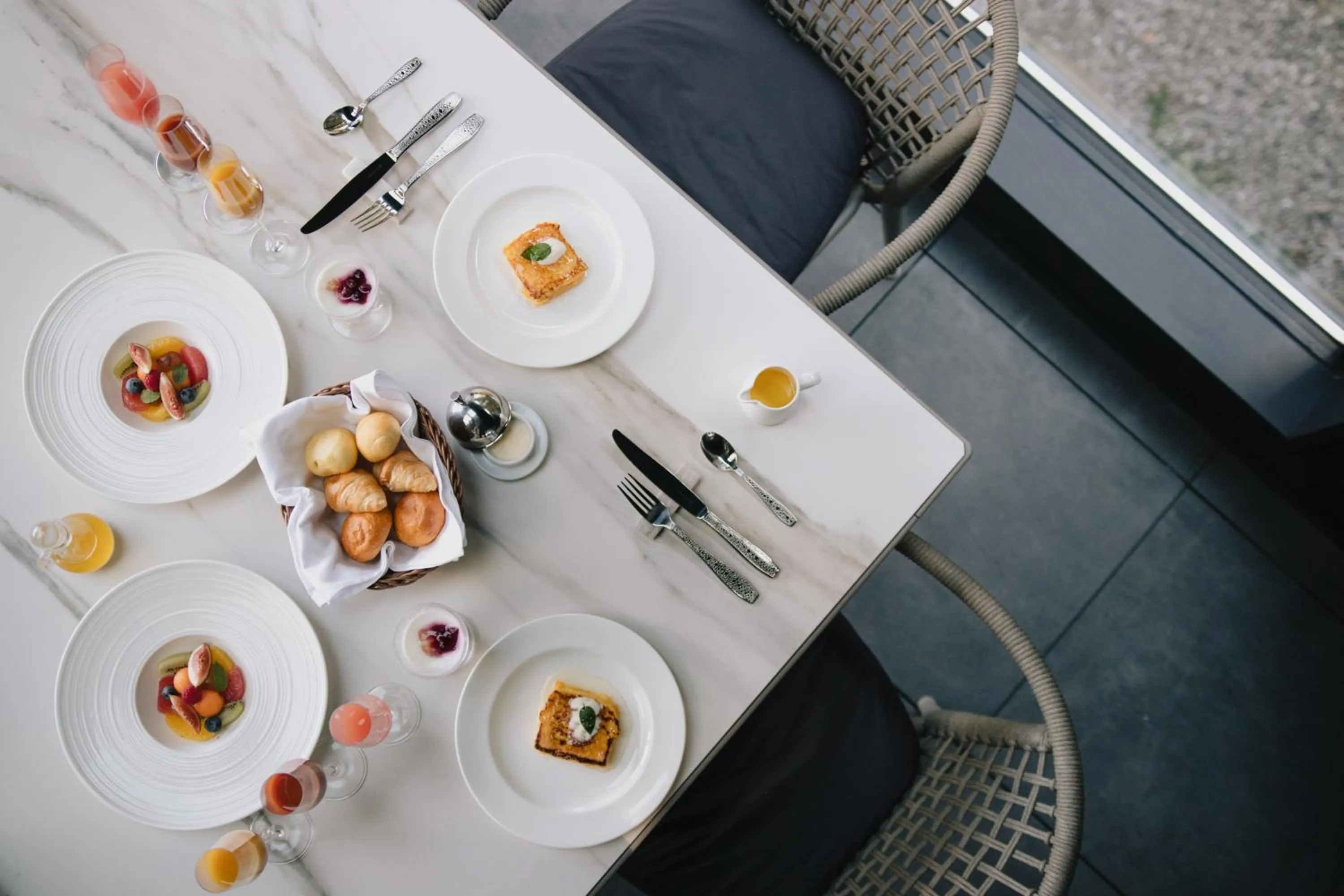 Breakfast in hotel norm air