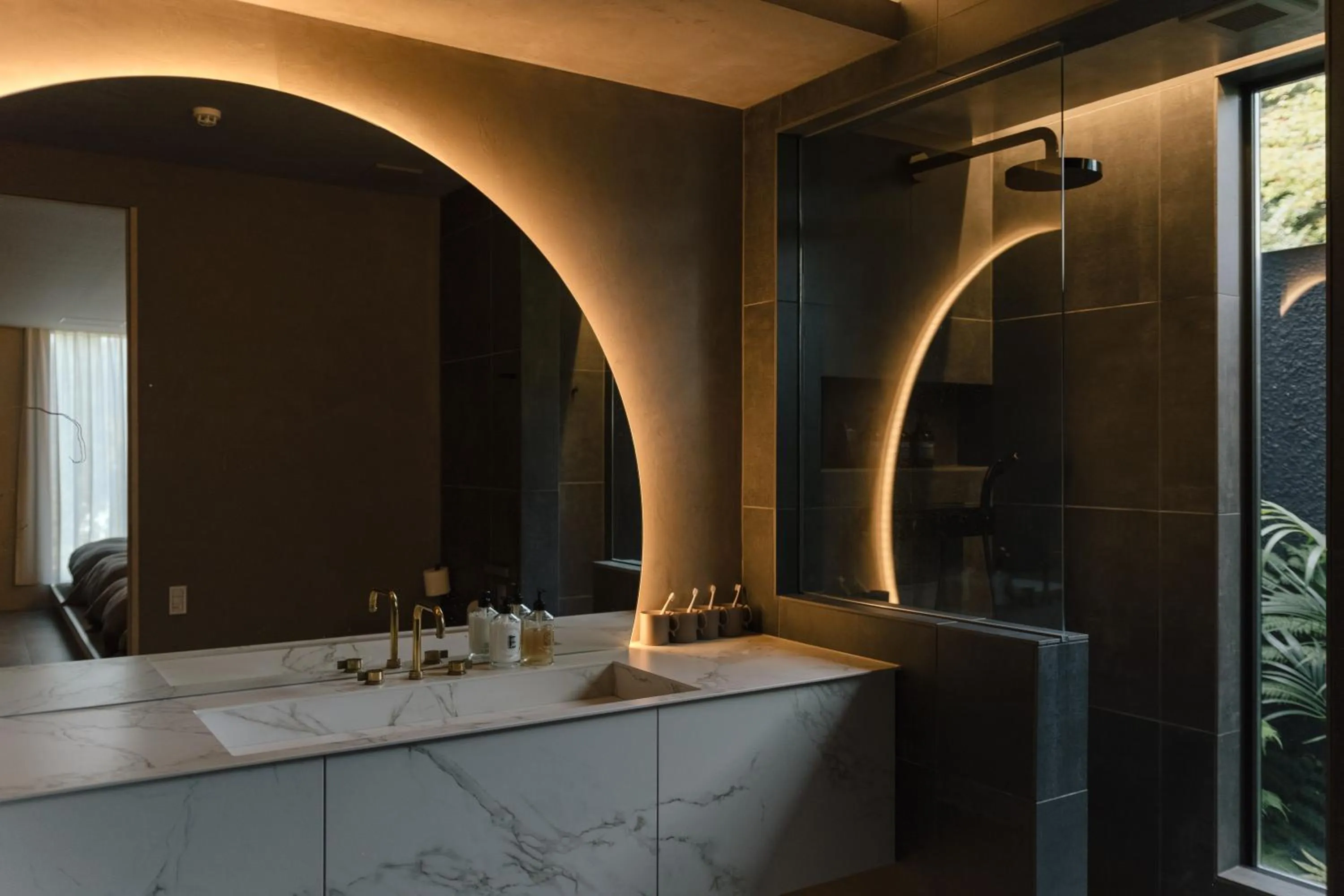 Shower in hotel norm air