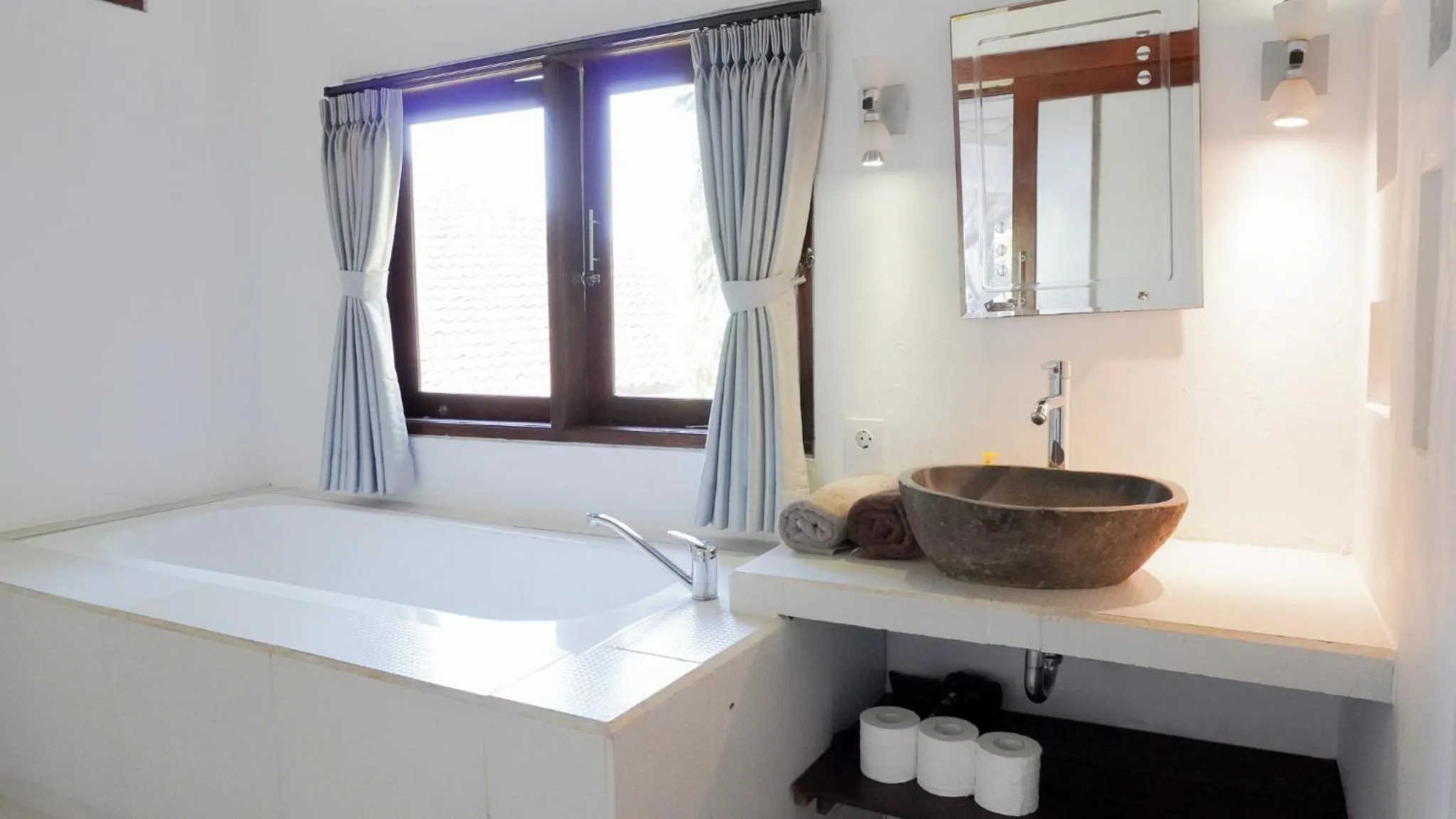 Bathroom, Bed in Anda Amed Villas & Spa