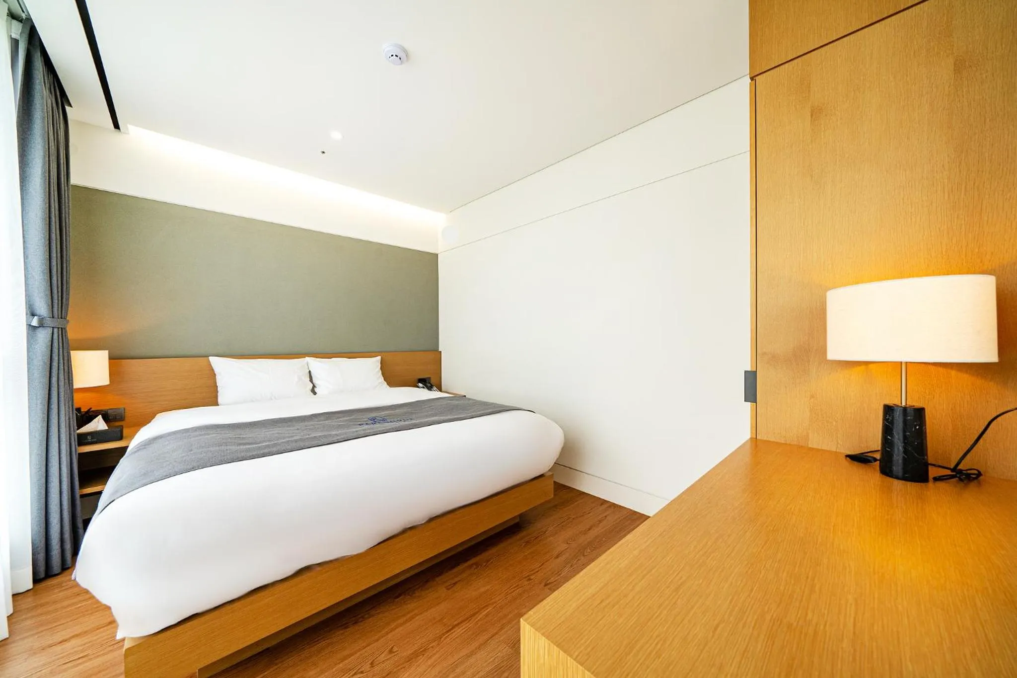 Bed in Hotel Parangvue