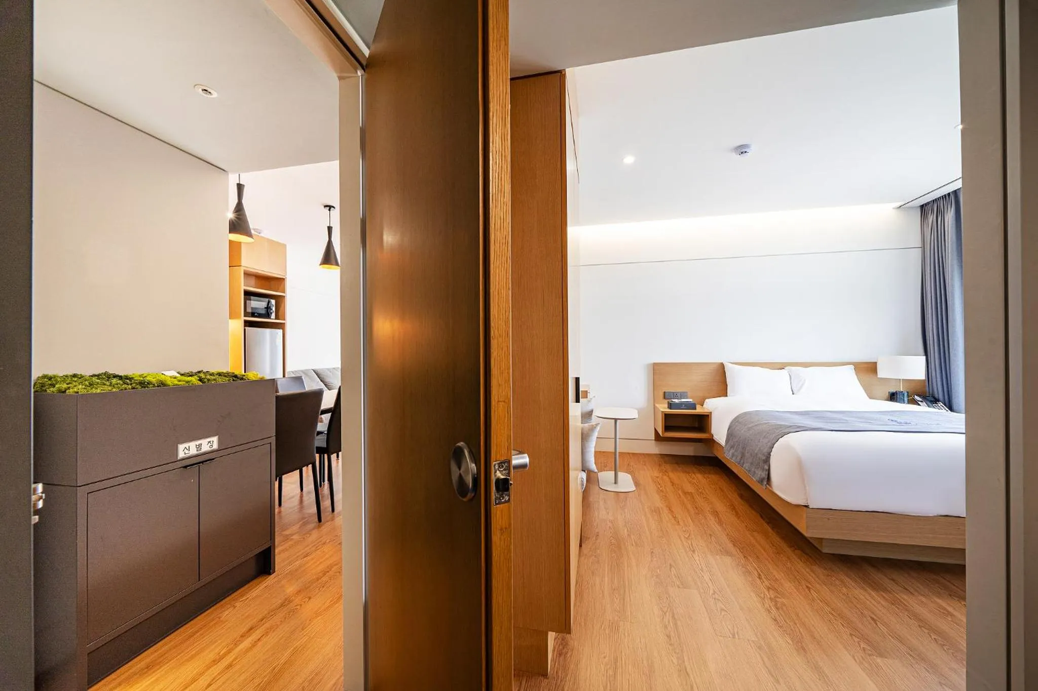 Bed in Hotel Parangvue