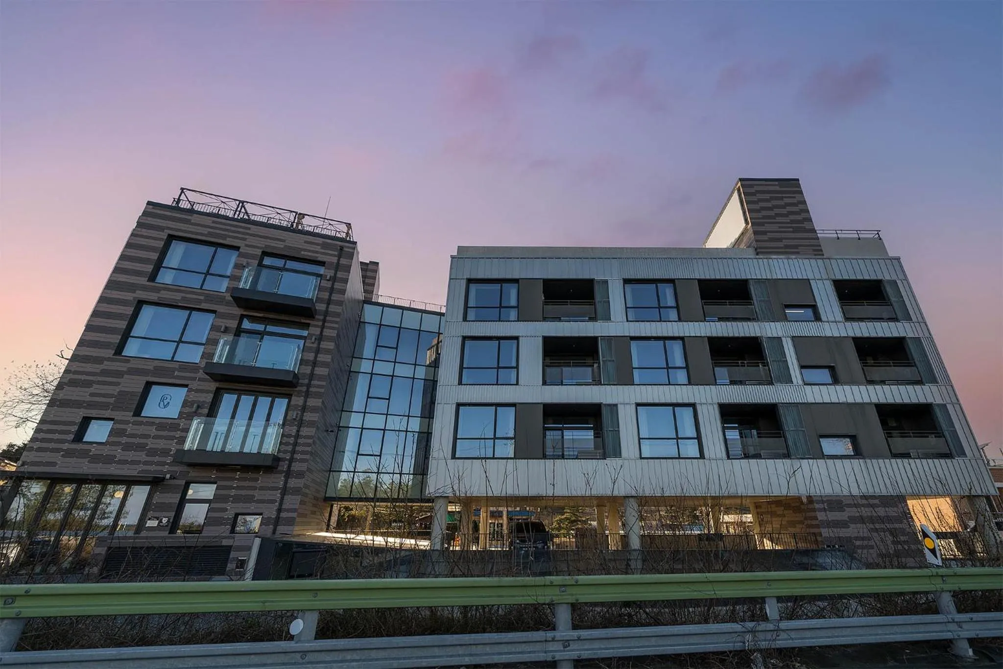 Property building in Hotel Parangvue