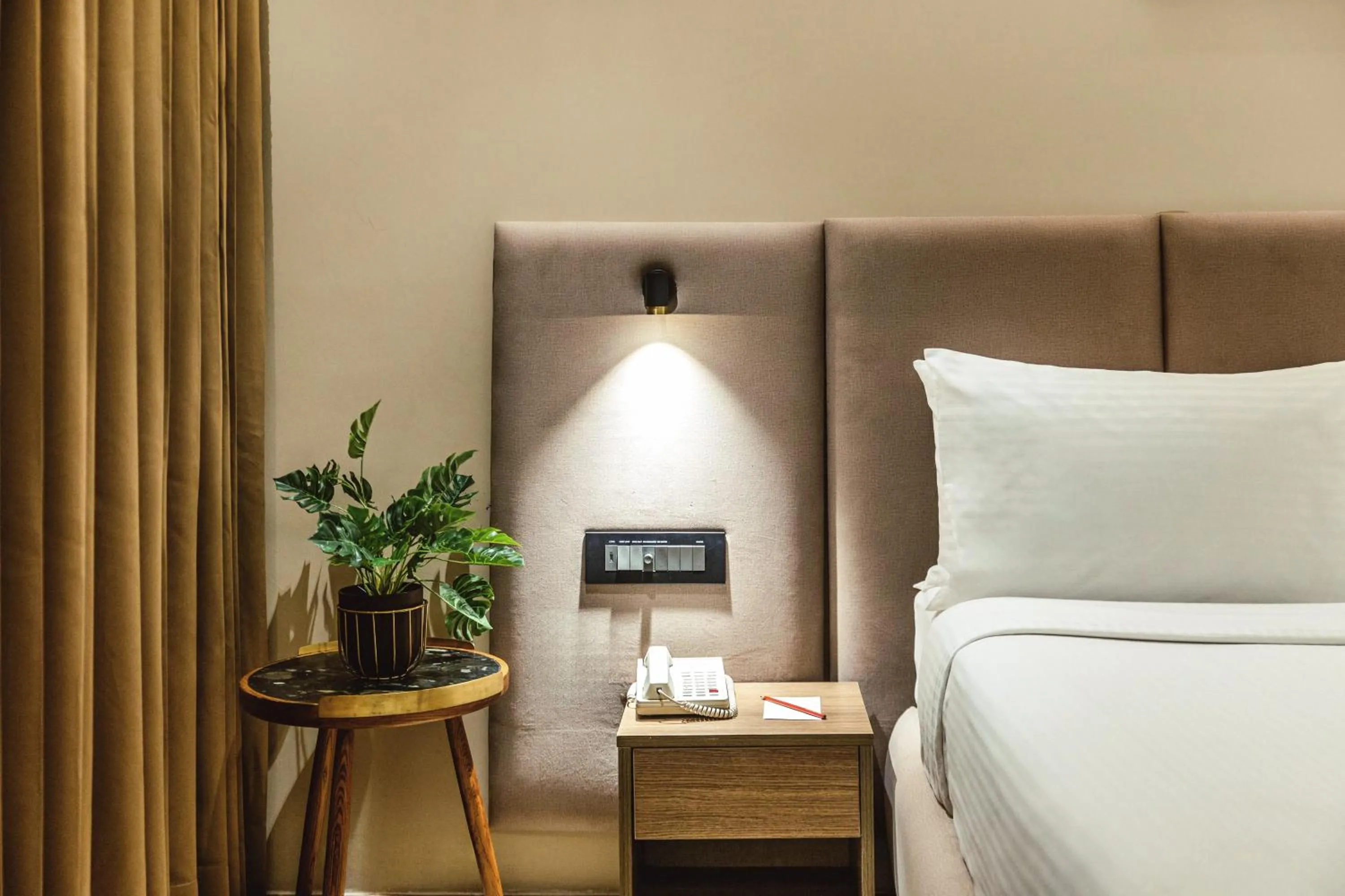 Bed in Mango Hill Central Chennai