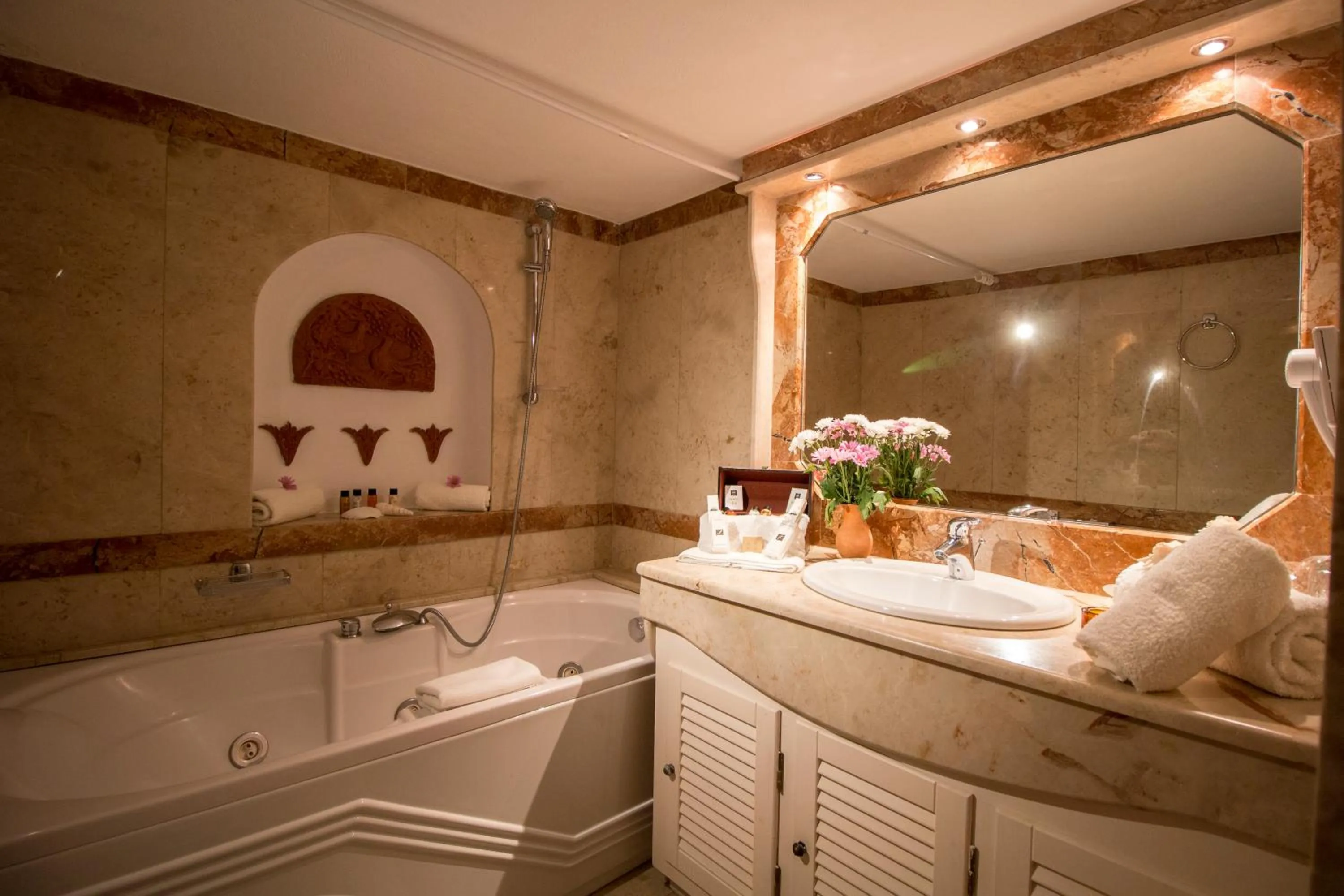 Lithies Traditional Homes