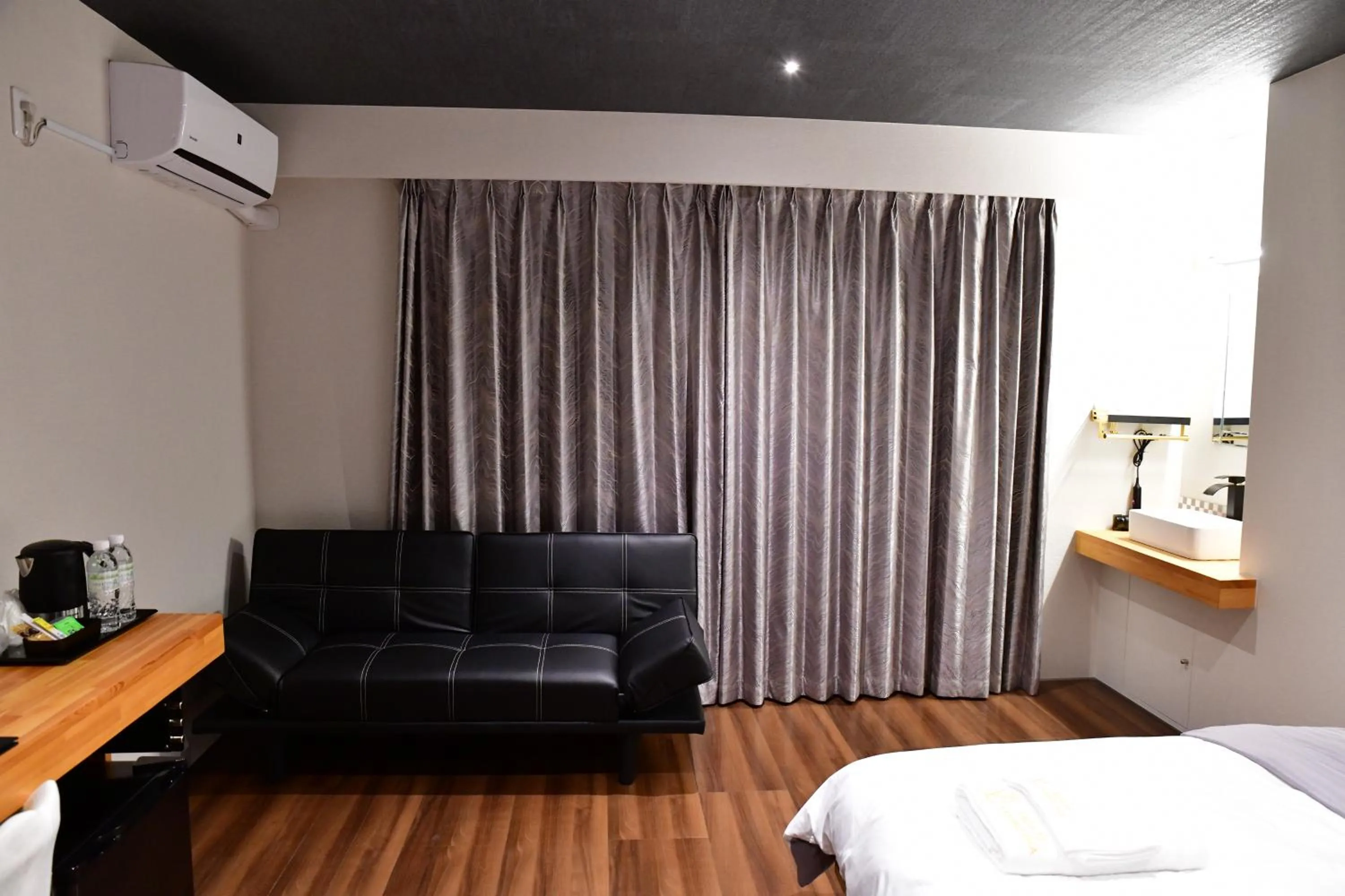 Bedroom, Bed in Villa 33 Kashikojima