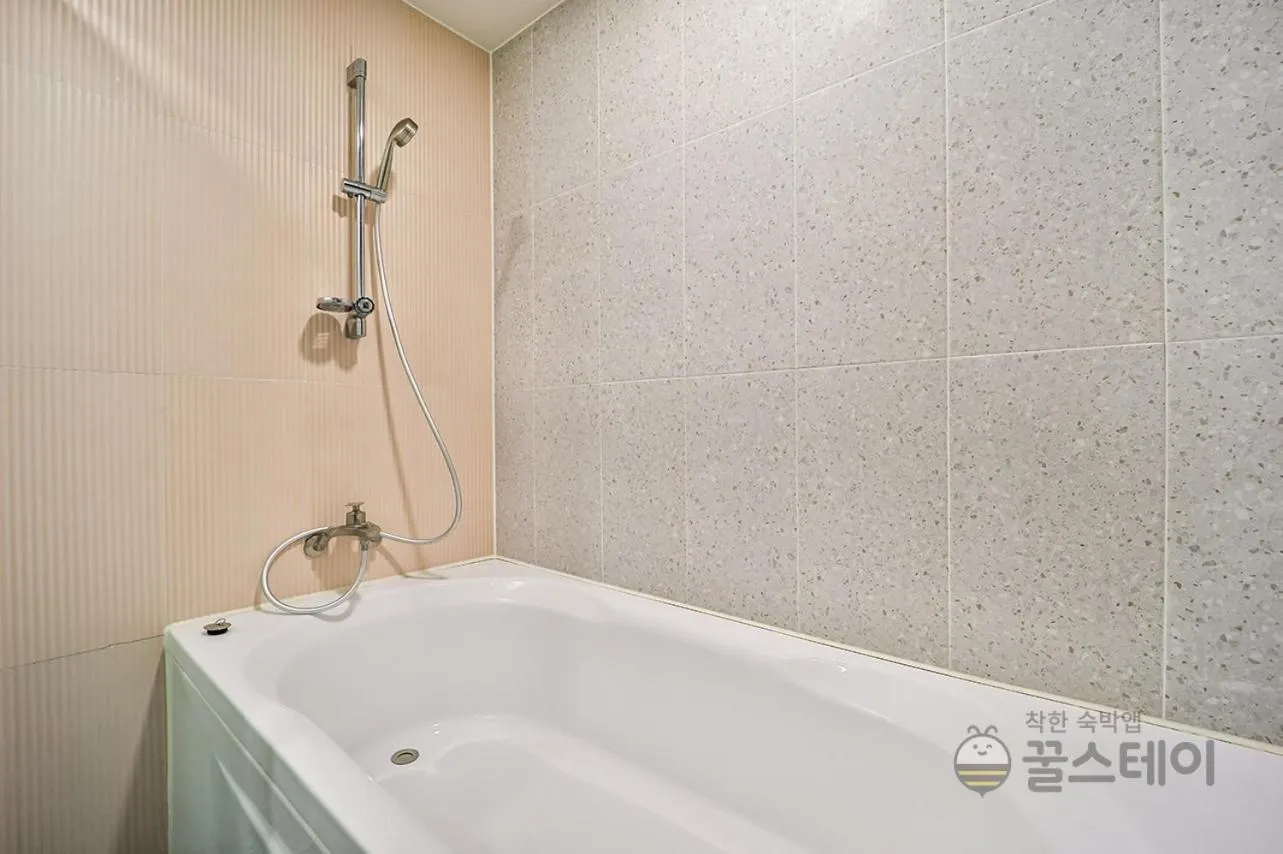 Brown Dot Hotel Guun