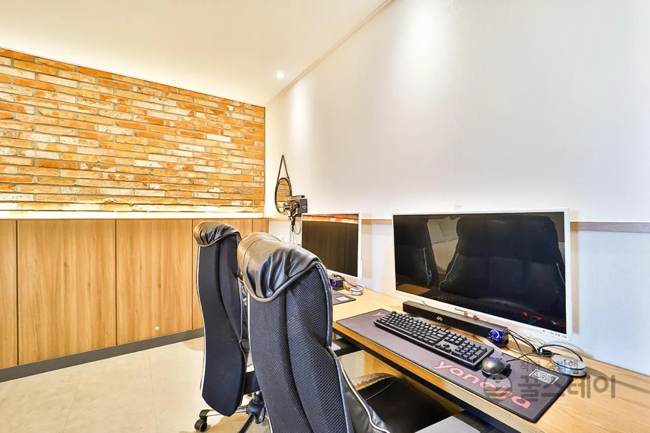 Brown Dot Hotel Guun