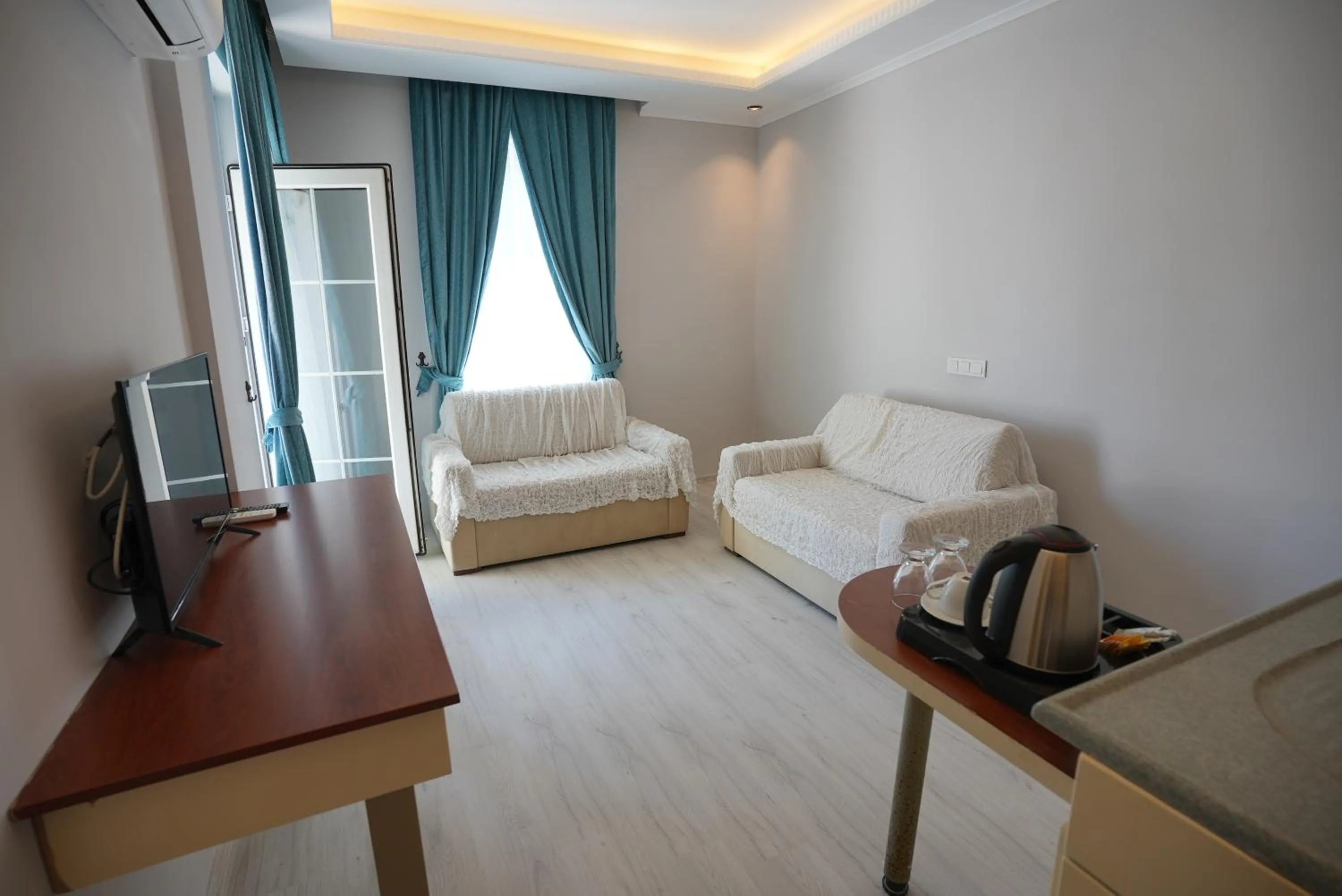 TV and multimedia in Nar 15 Boutique