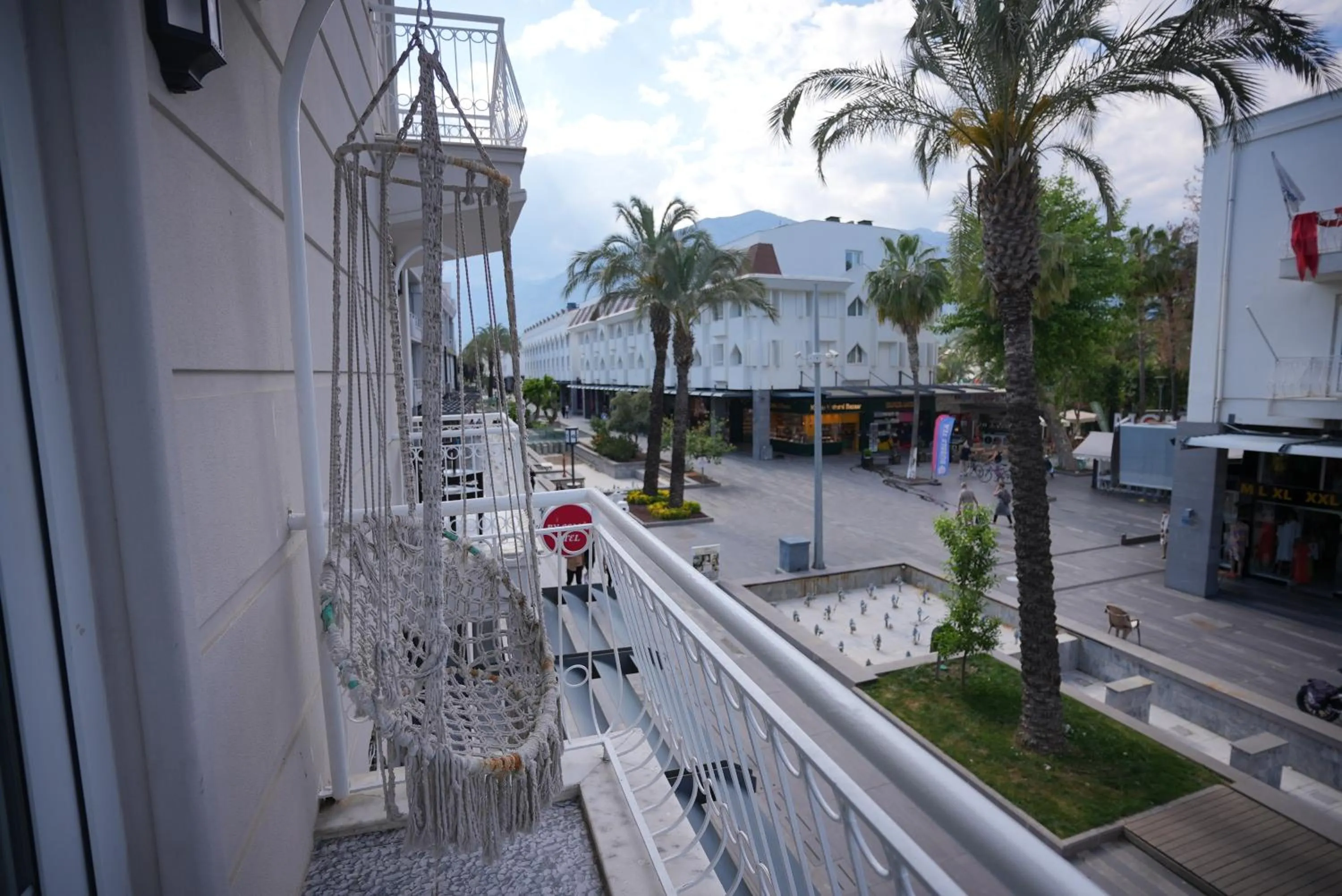 Property building in Nar 15 Boutique