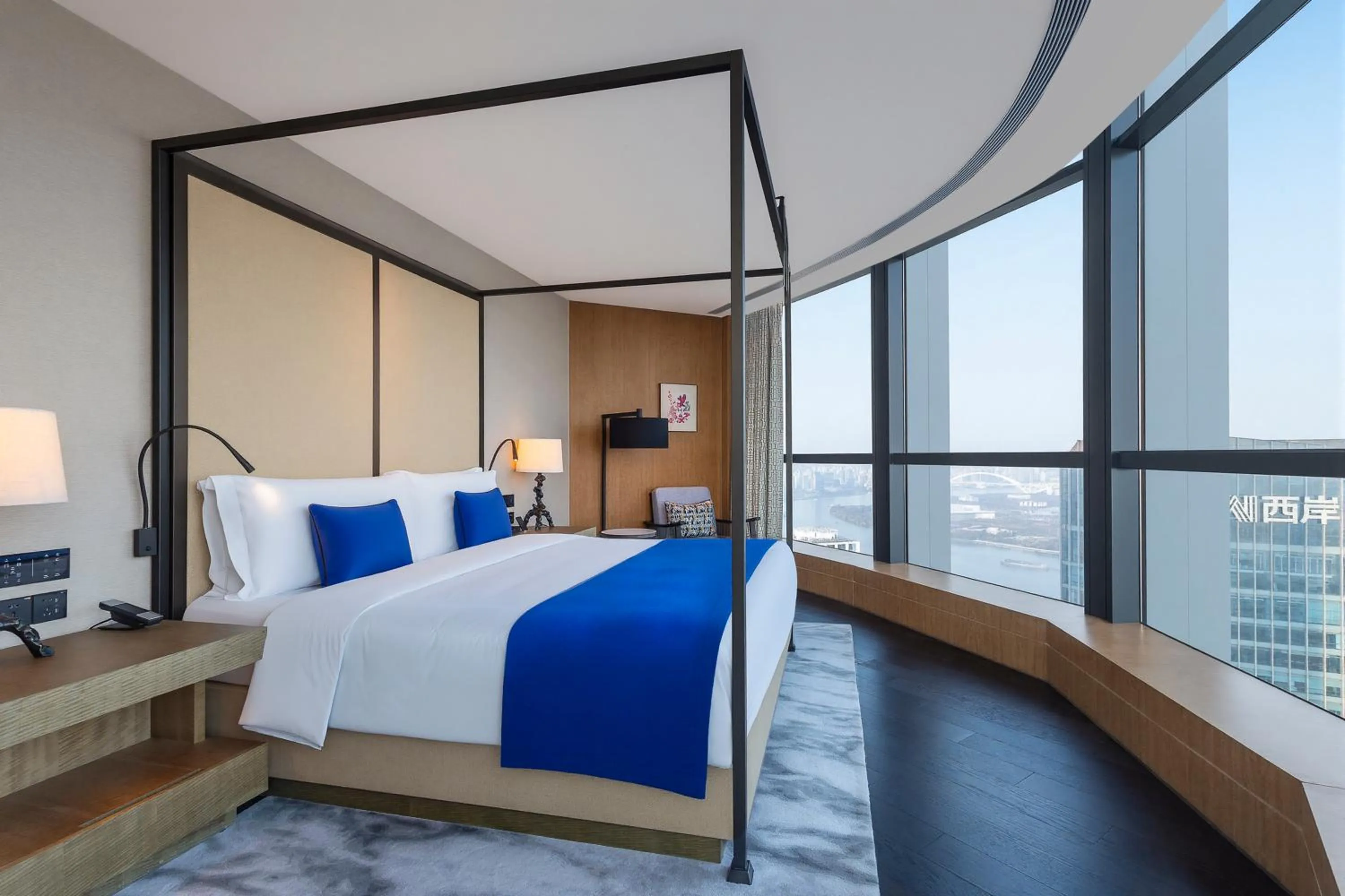 River view, Bed in MGM Shanghai West Bund