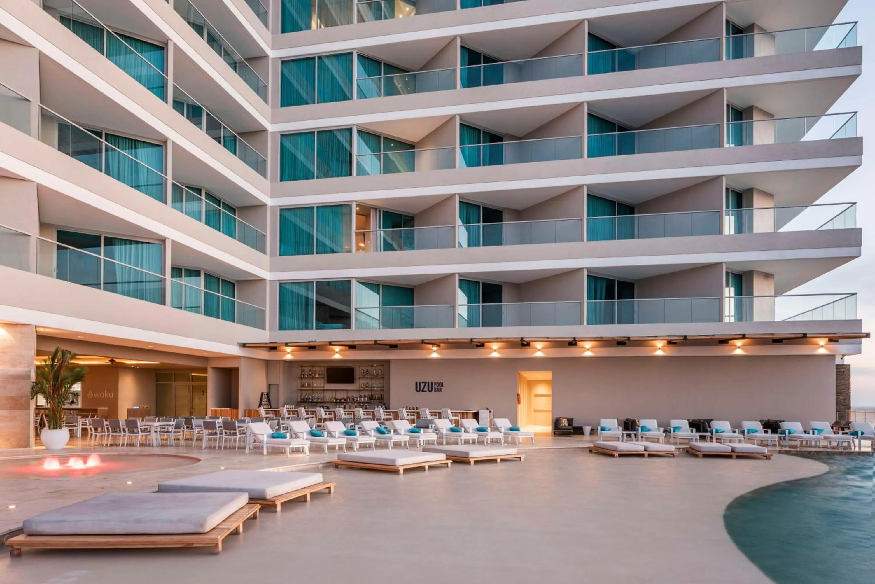 Pool view in Hilton Santa Marta