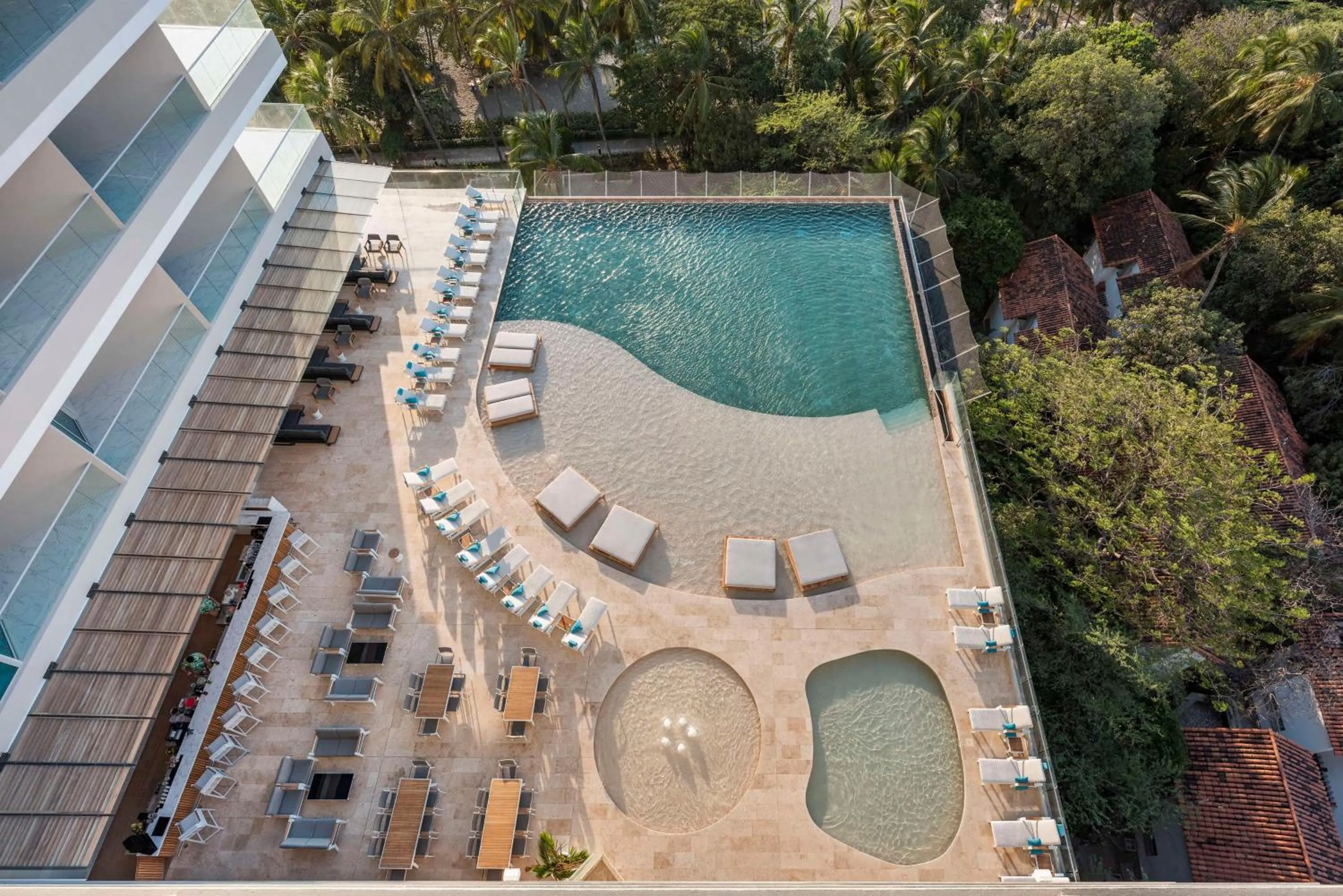 Pool view in Hilton Santa Marta