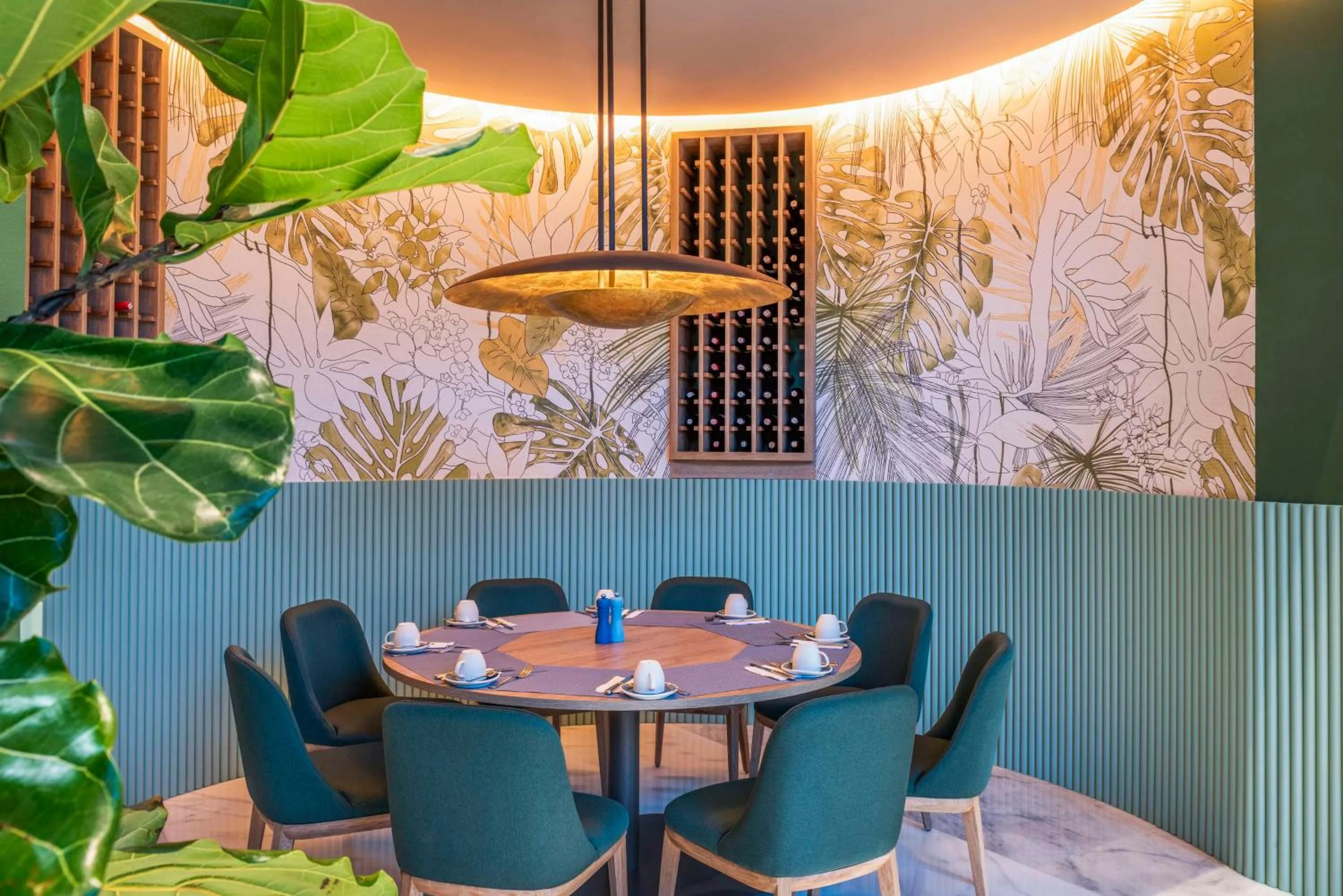 Restaurant/places to eat in Hilton Santa Marta