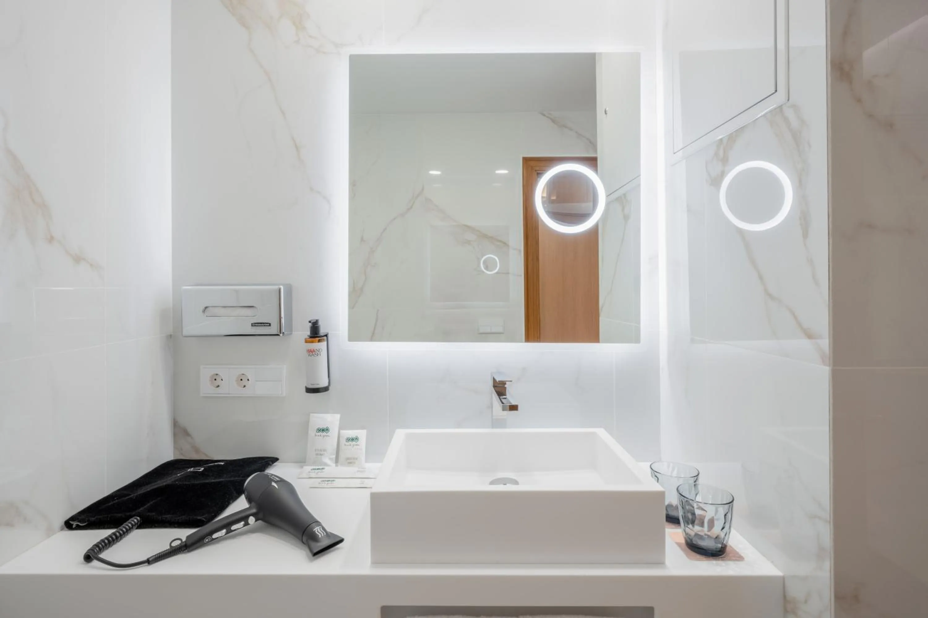 Bathroom in Hotel Vigo Los Galeones Affiliated by Meliá