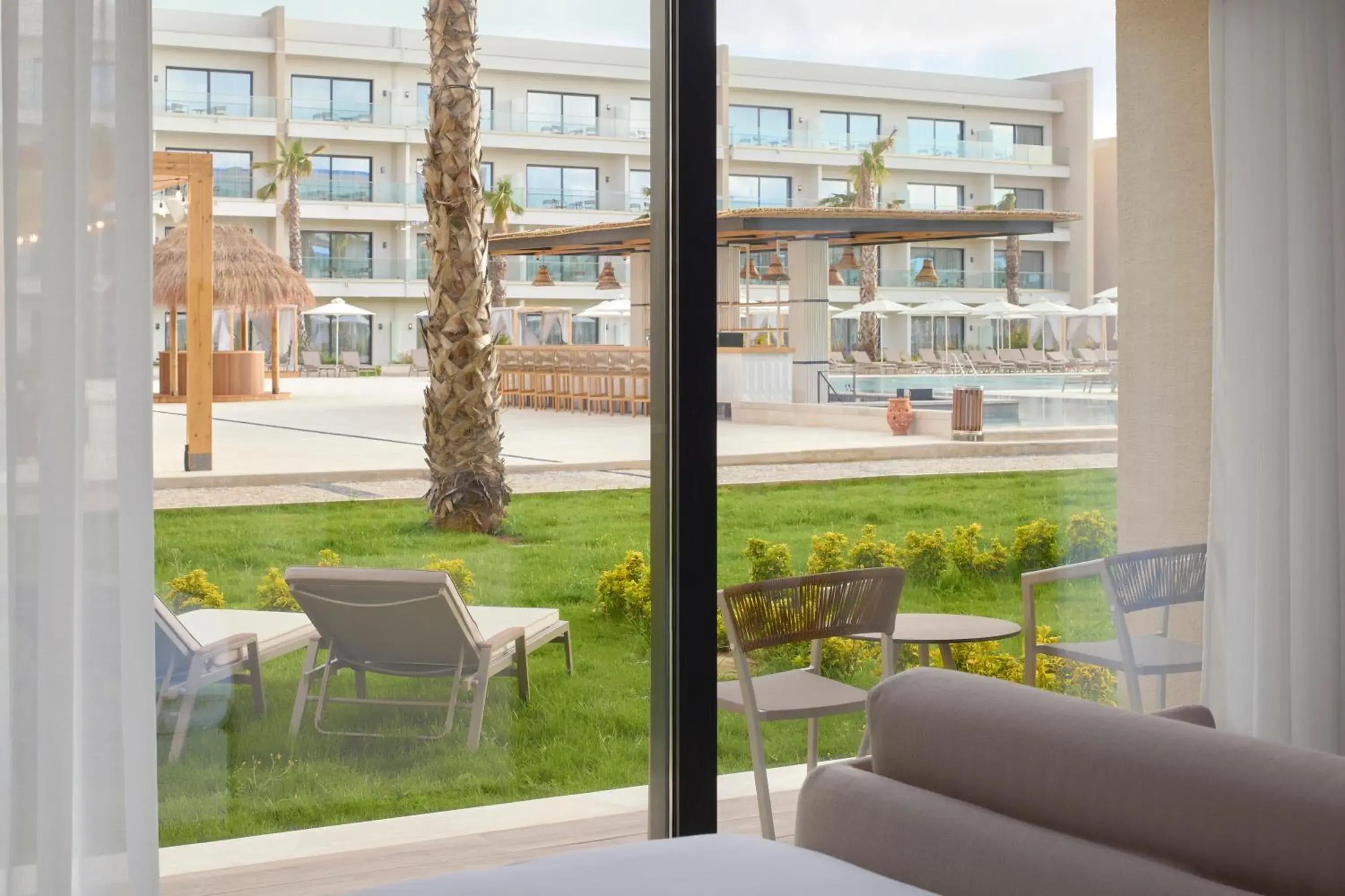 Deluxe Infinity Pool View with Private Garden in Meliá Durrës Albania Deluxe Infinity Pool View with Private Garden in Meliá Durrës Albania