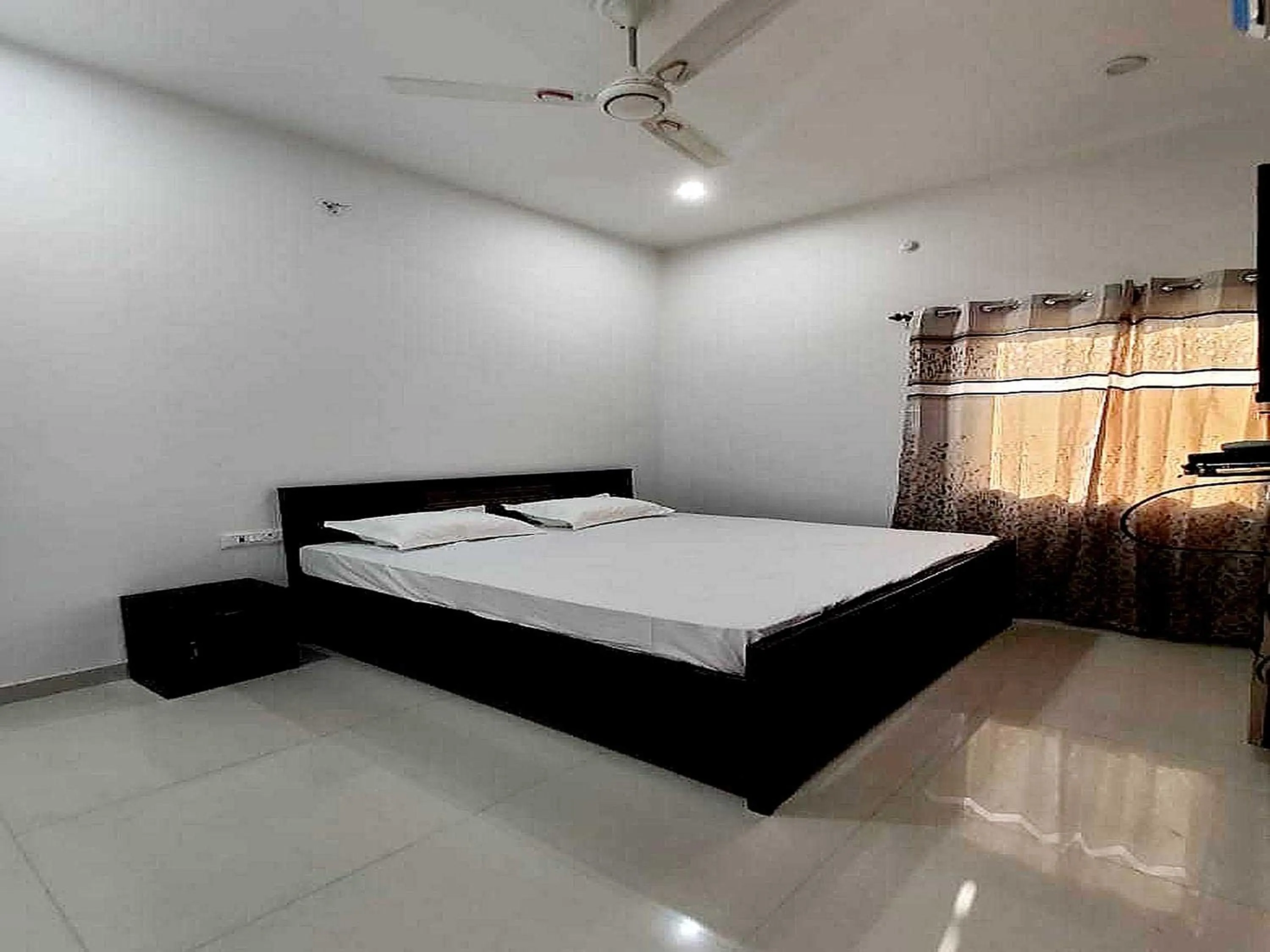 Bedroom in Hotel O S.K.GOLD