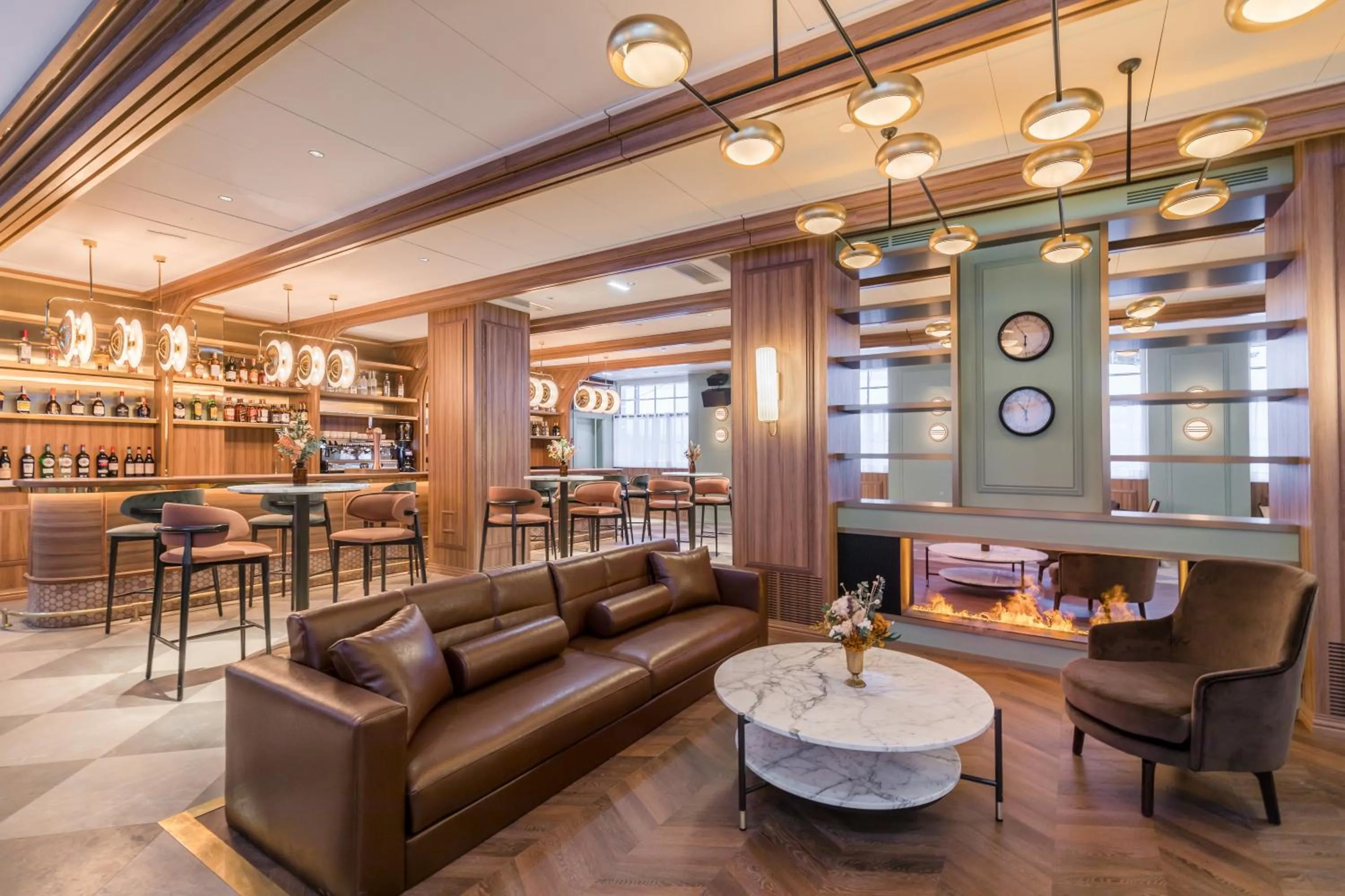 Lounge or bar in Canfranc Estación, a Royal Hideaway Hotel - Gran Lujo