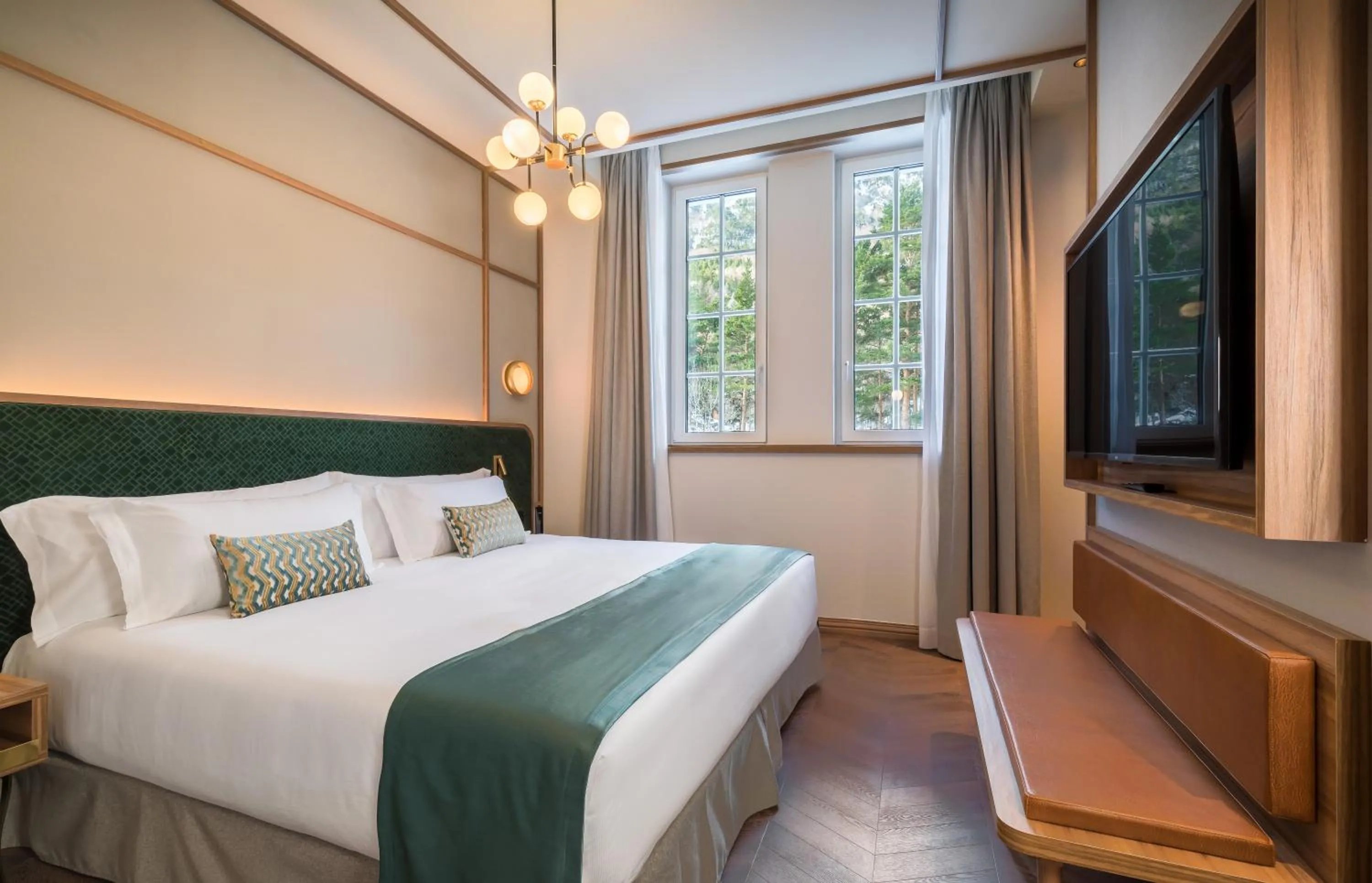 Photo of the whole room, Bed in Canfranc Estación, a Royal Hideaway Hotel - Gran Lujo