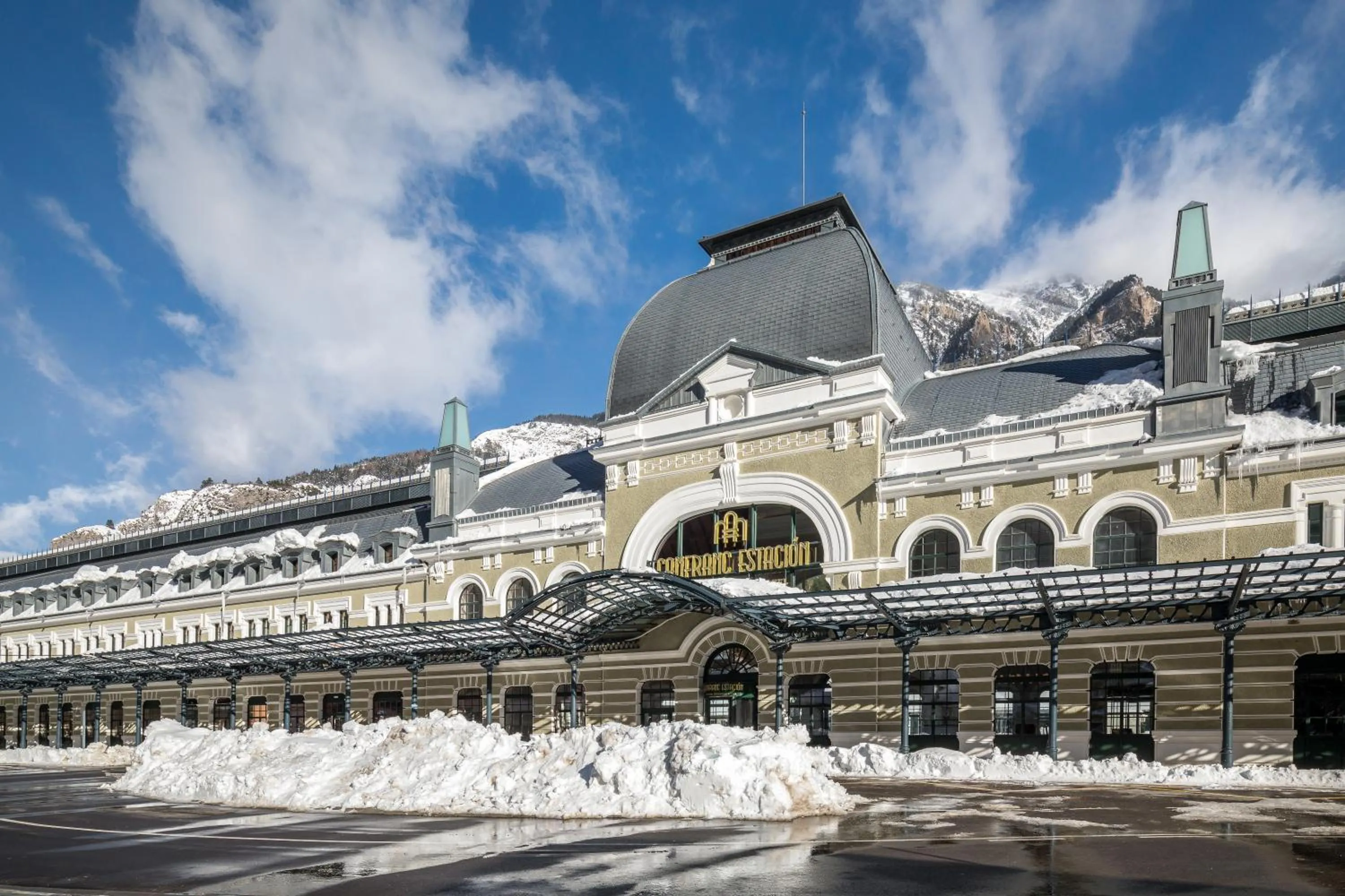 Property building in Canfranc Estación, a Royal Hideaway Hotel - Gran Lujo