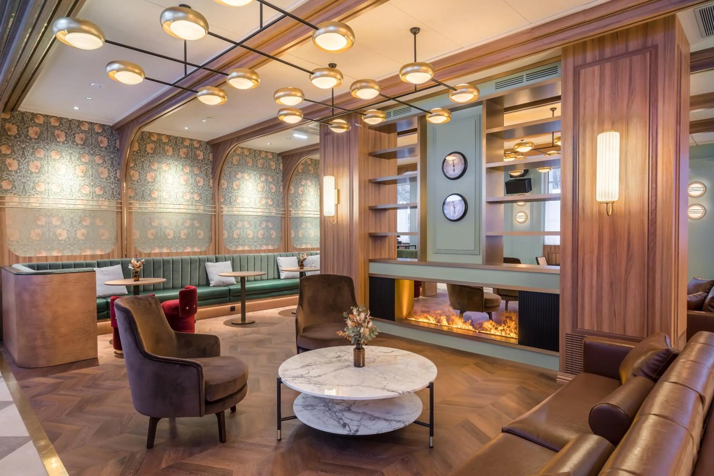 Lounge or bar in Canfranc Estación, a Royal Hideaway Hotel - Gran Lujo