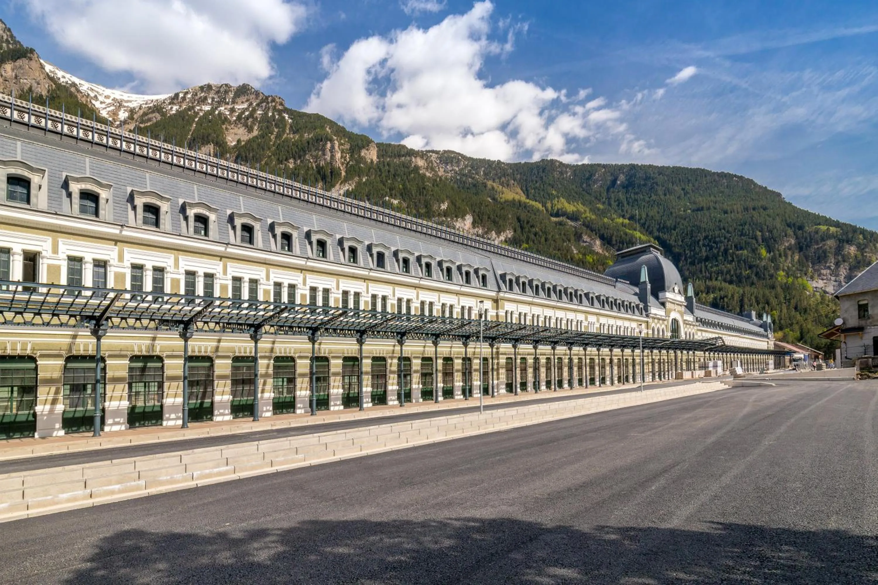 Property building in Canfranc Estación, a Royal Hideaway Hotel - Gran Lujo
