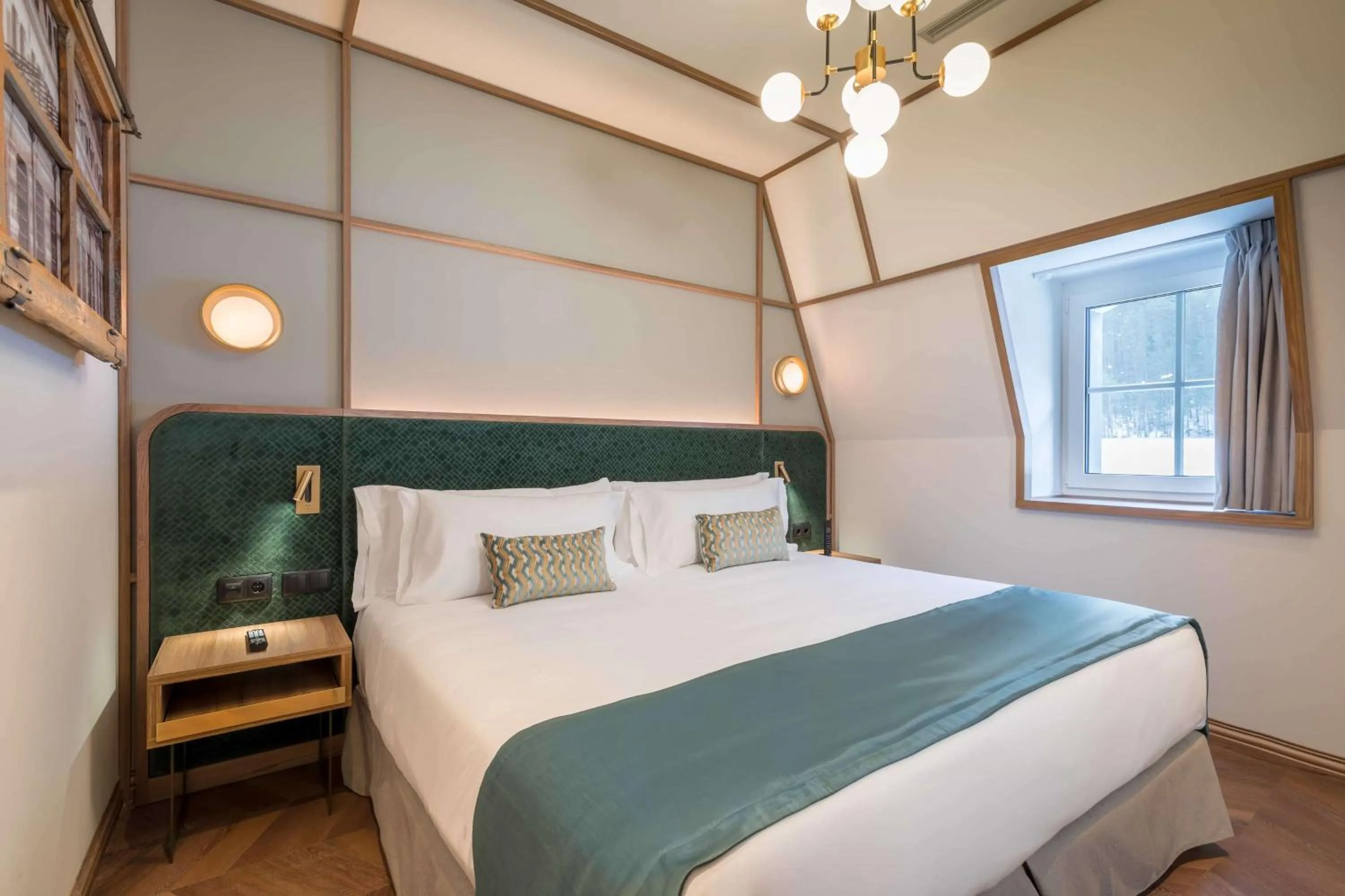 Photo of the whole room, Bed in Canfranc Estación, a Royal Hideaway Hotel - Gran Lujo