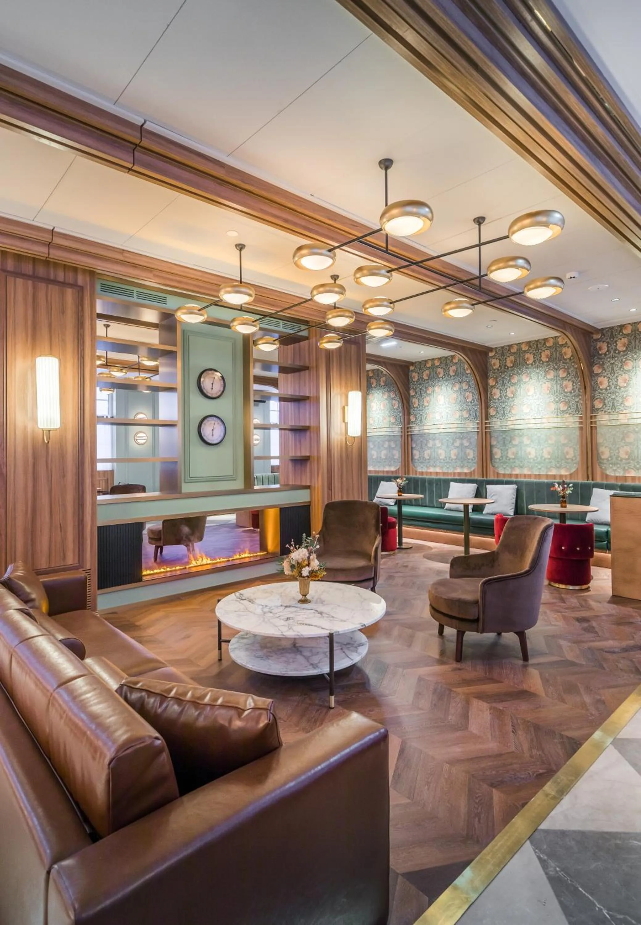 Lounge or bar in Canfranc Estación, a Royal Hideaway Hotel - Gran Lujo