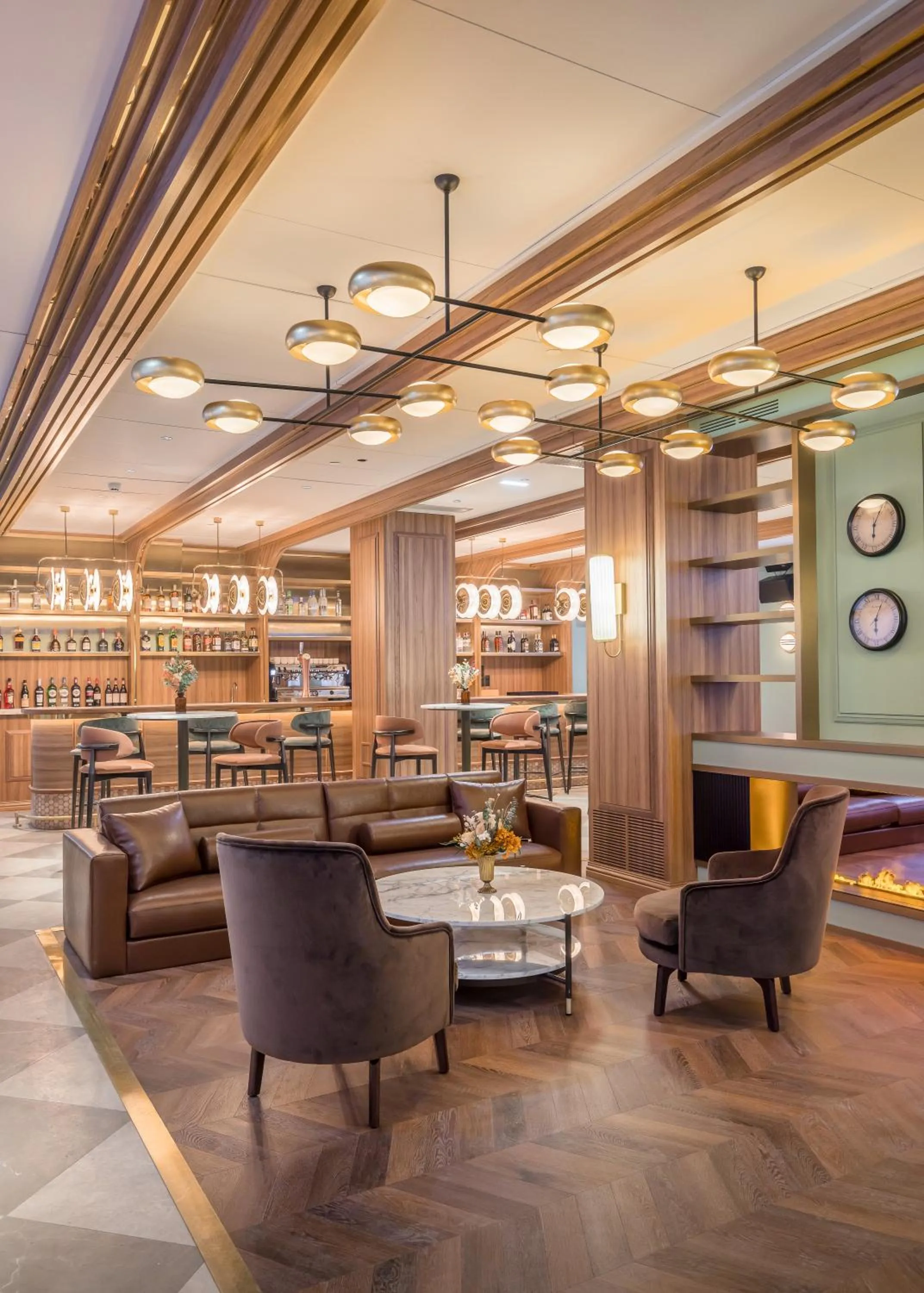 Lounge or bar in Canfranc Estación, a Royal Hideaway Hotel - Gran Lujo