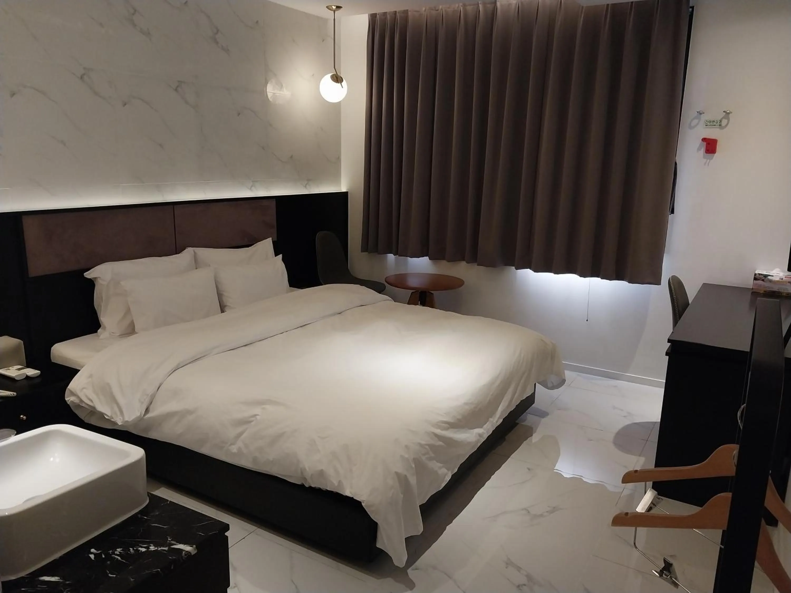 Bed in Brown Dot Hotel Busan Station