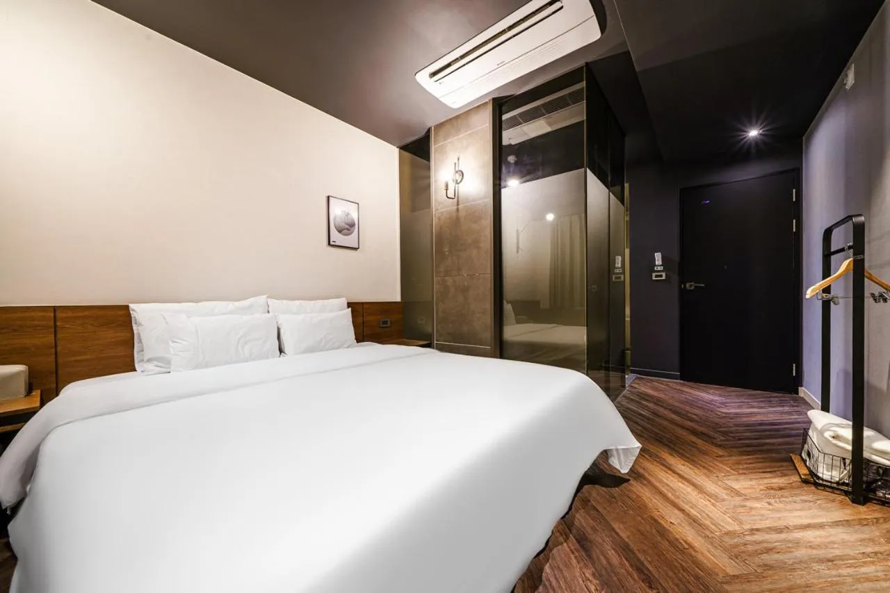 Bed in Brown Dot Hotel Busan Station