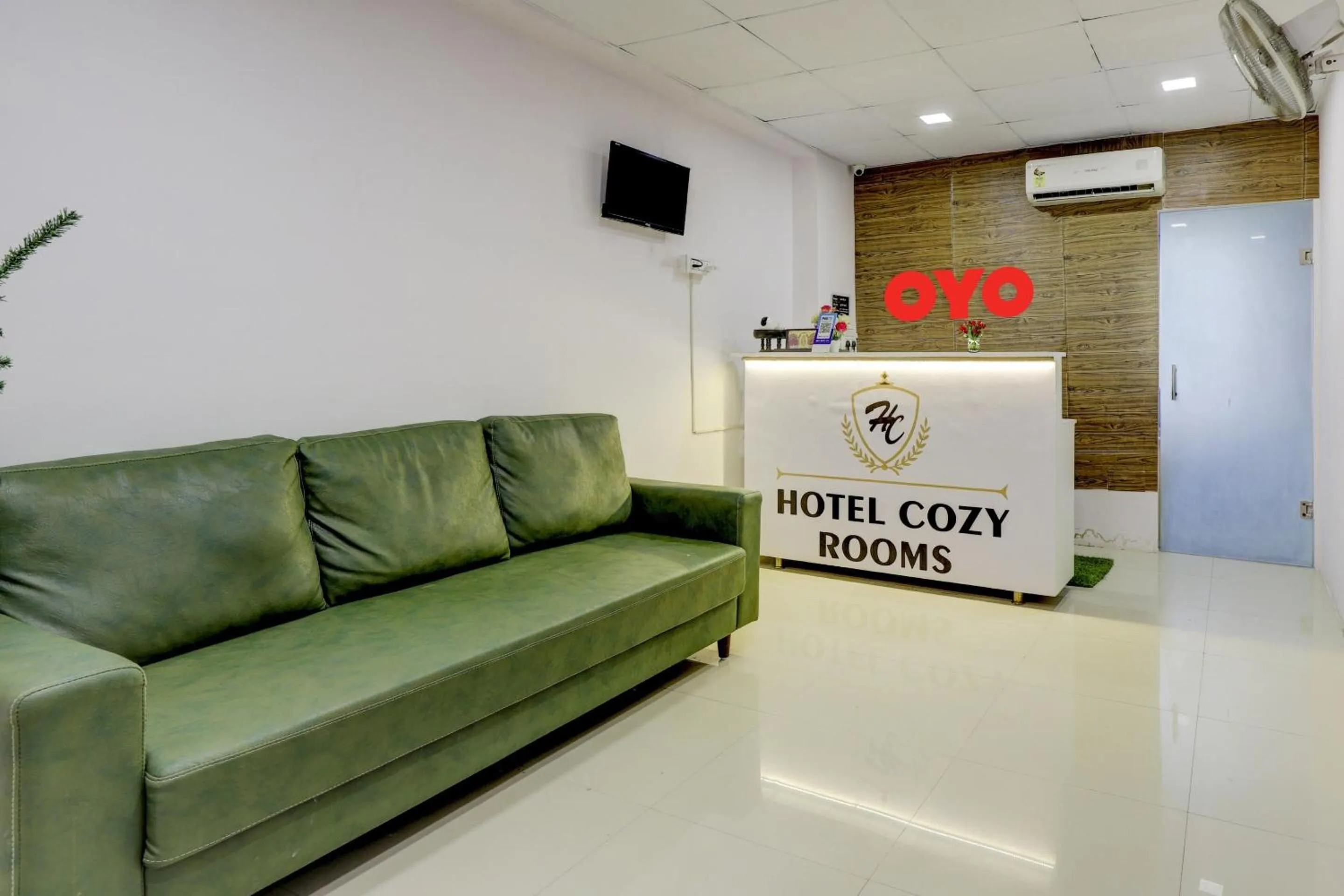 Lobby or reception in Hotel O Cozy Rooms