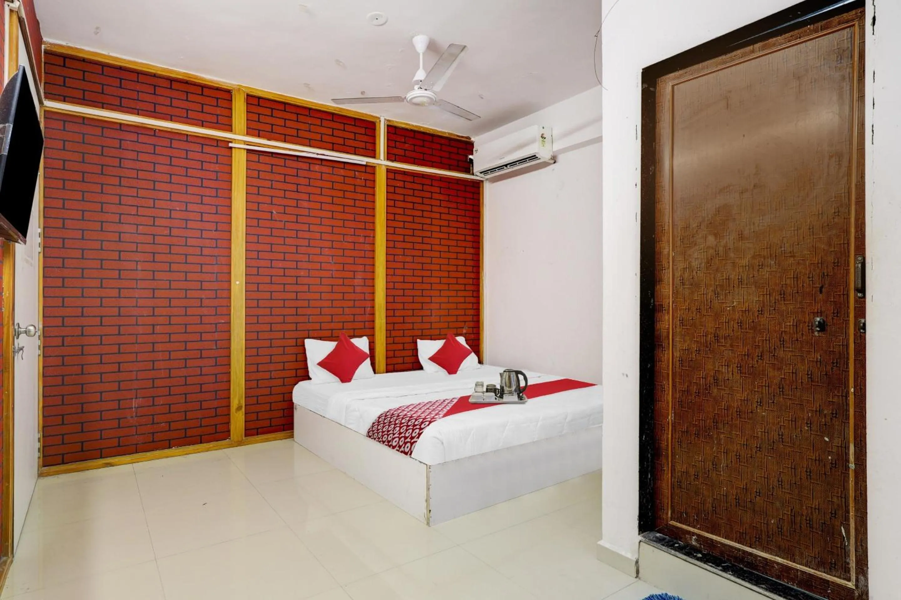 Bedroom, Bed in Hotel O Cozy Rooms