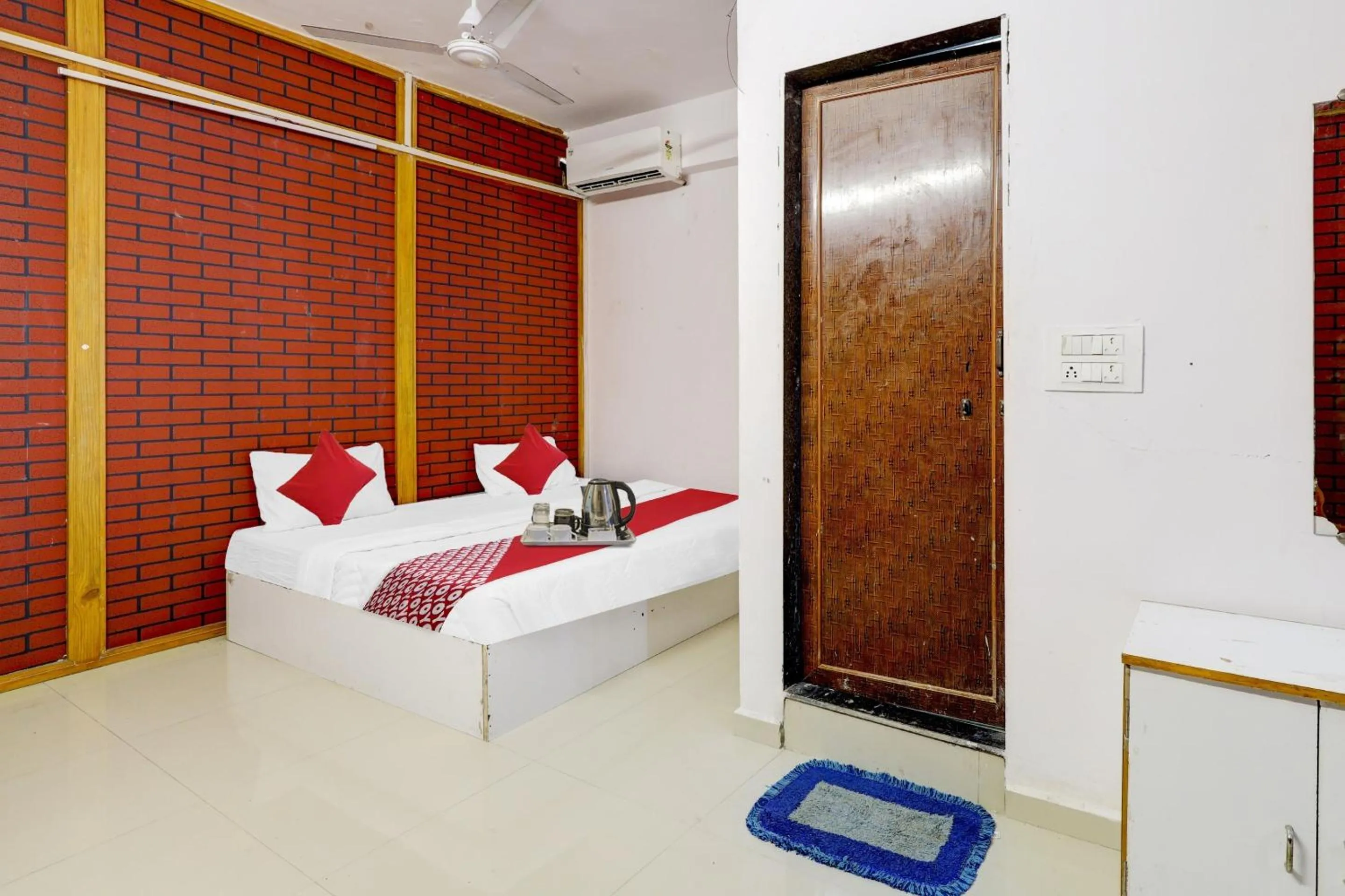 Bedroom, Bed in Hotel O Cozy Rooms