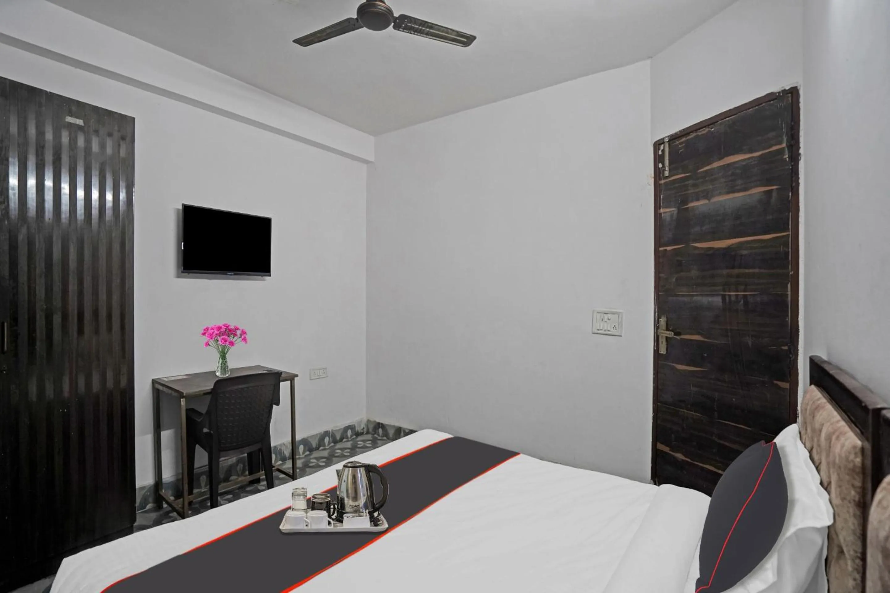 Bedroom in Hotel O SK Residency Rohini