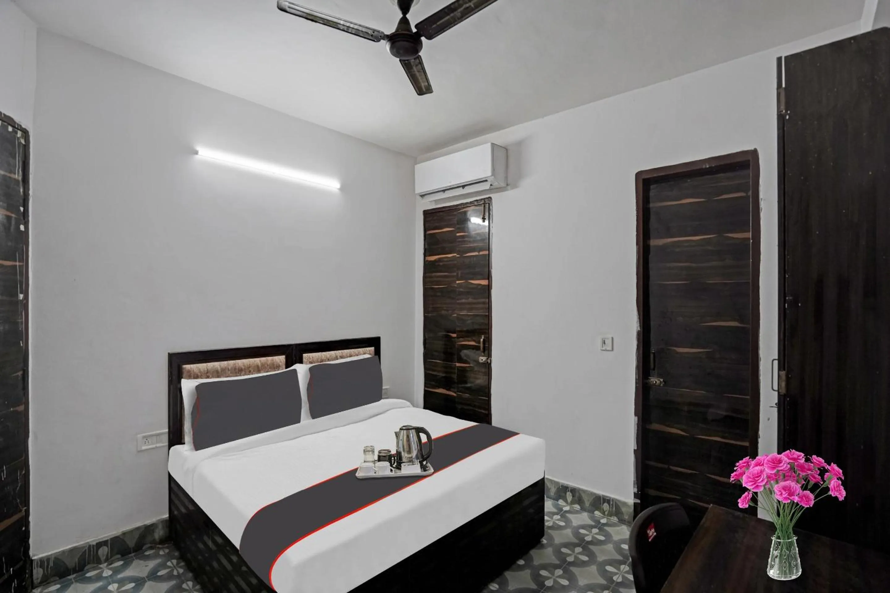 Bedroom in Hotel O SK Residency Rohini