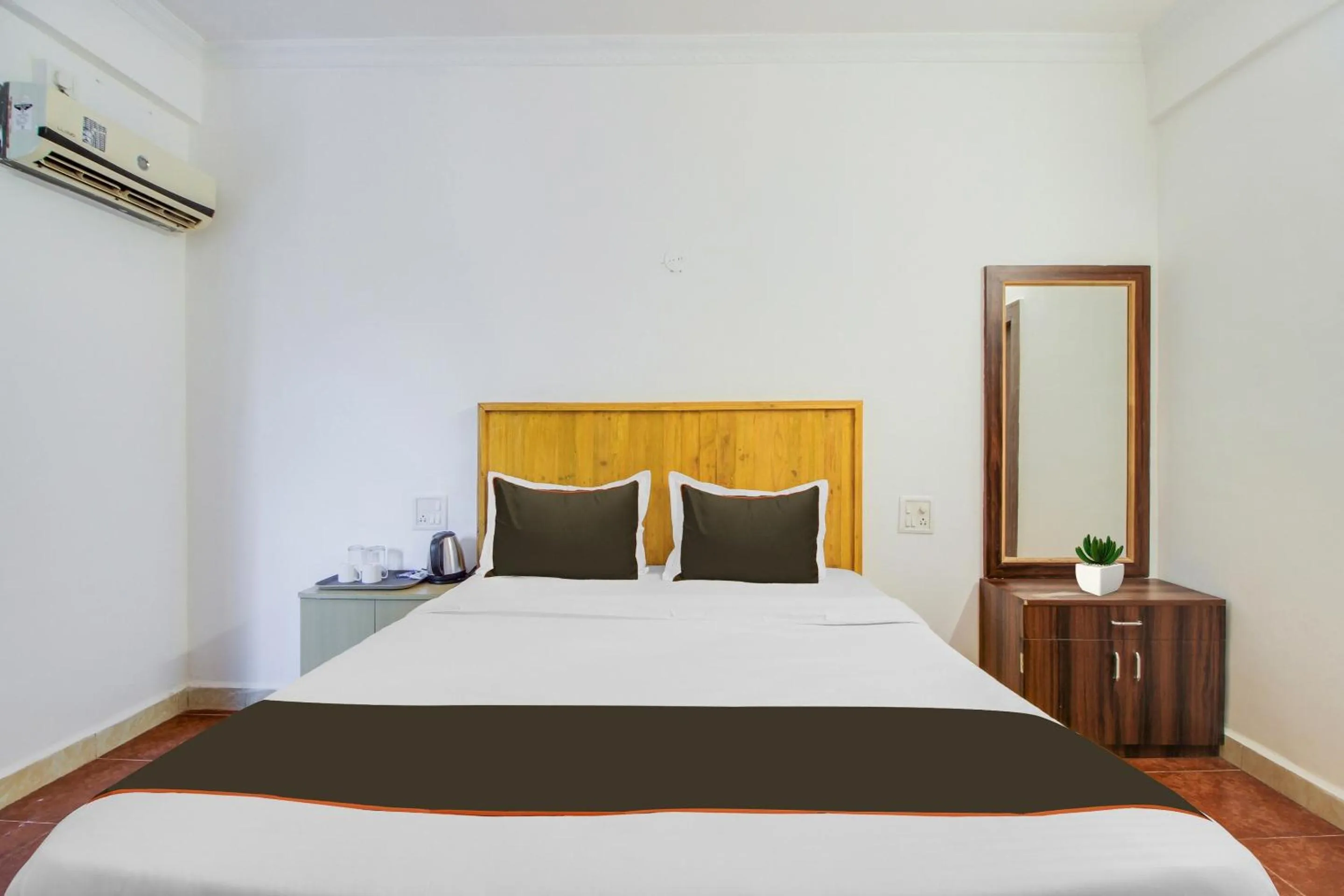 Bedroom, Bed in Collection O Bay