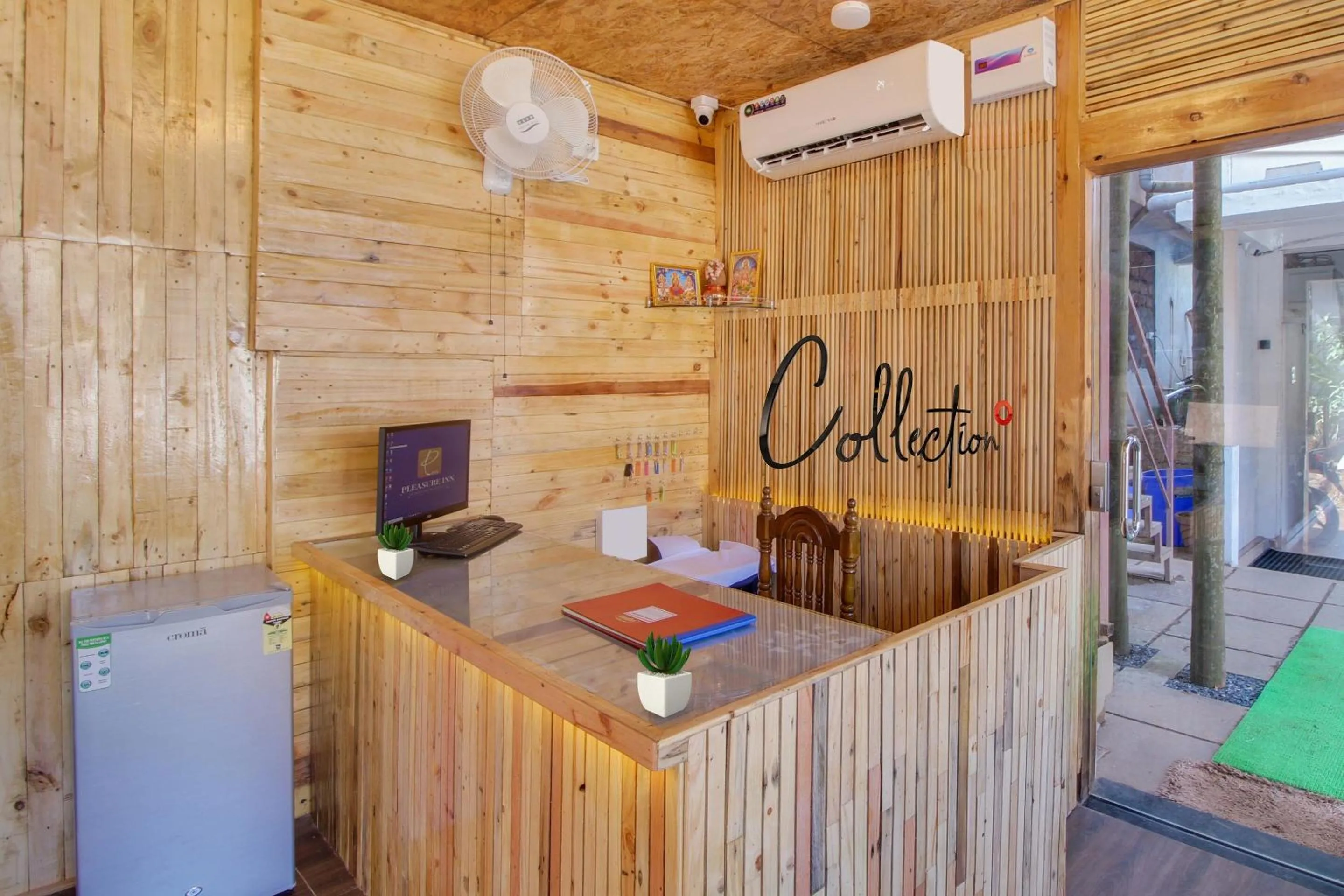 Lobby or reception in Collection O Bay