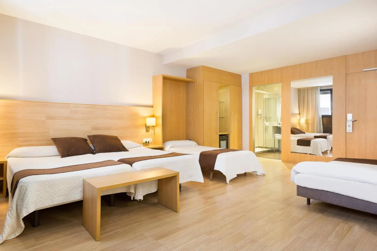 Bedroom, Bed in Hotel Acta Azul Barcelona