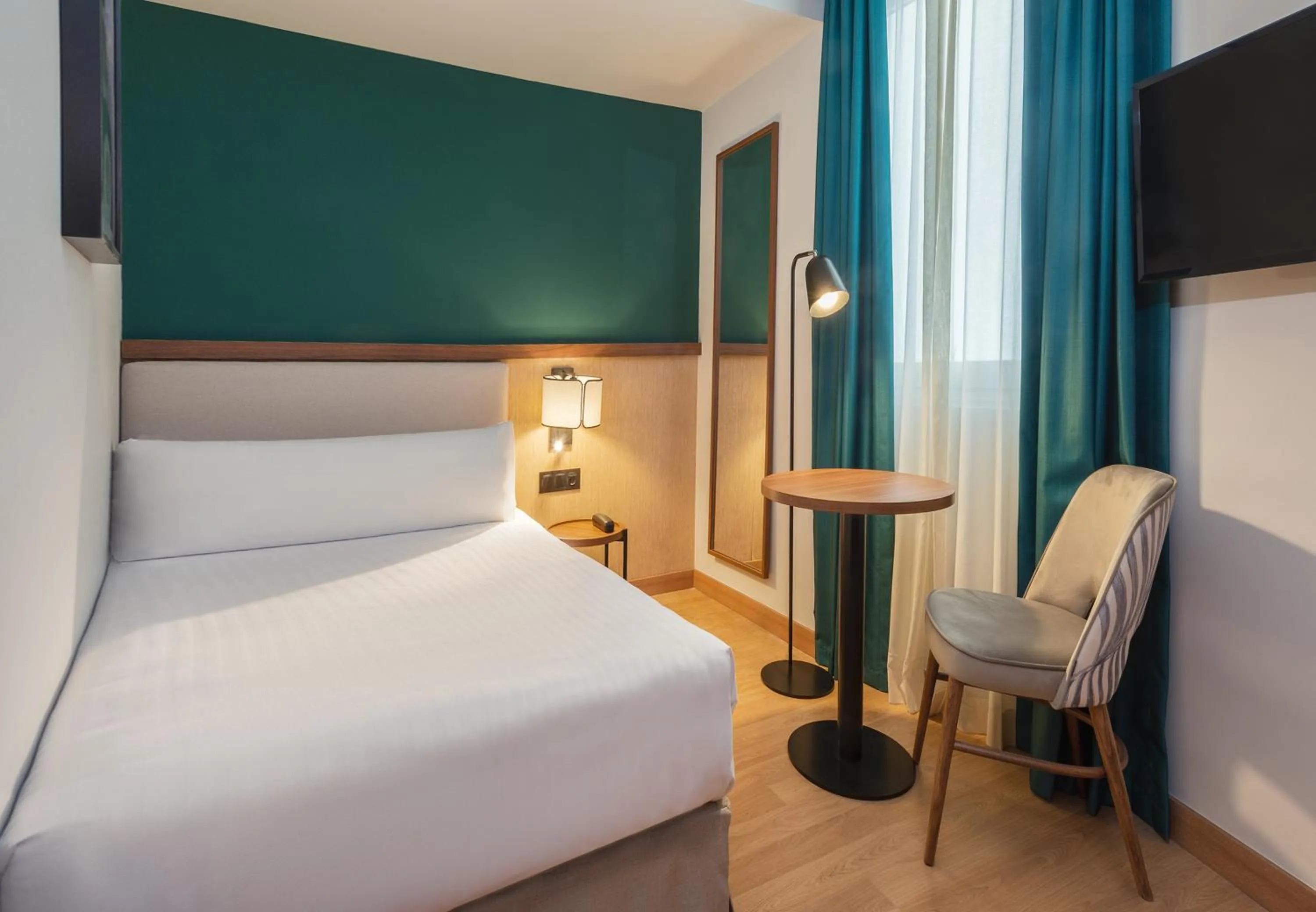 Bed in Hotel Elche Centro , affiliated by Melia