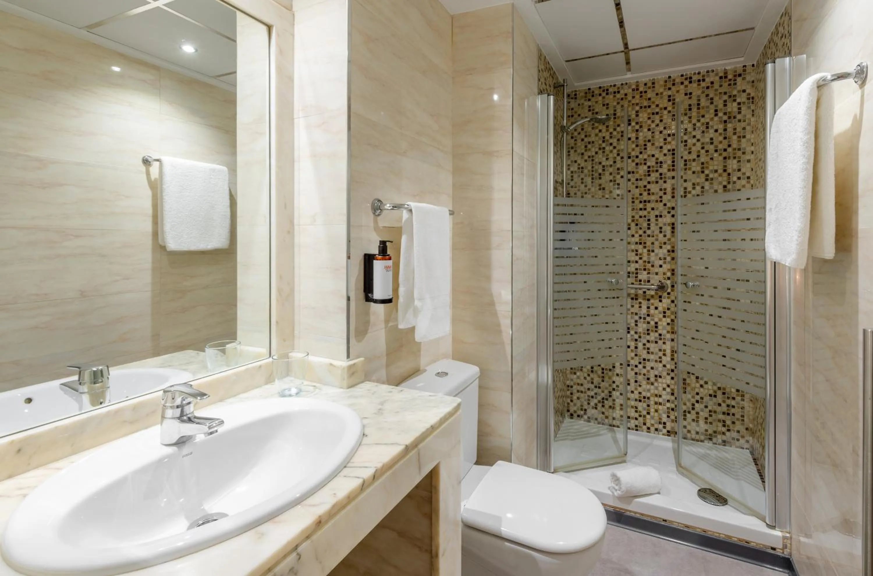 Shower in Hotel Elche Centro , affiliated by Melia